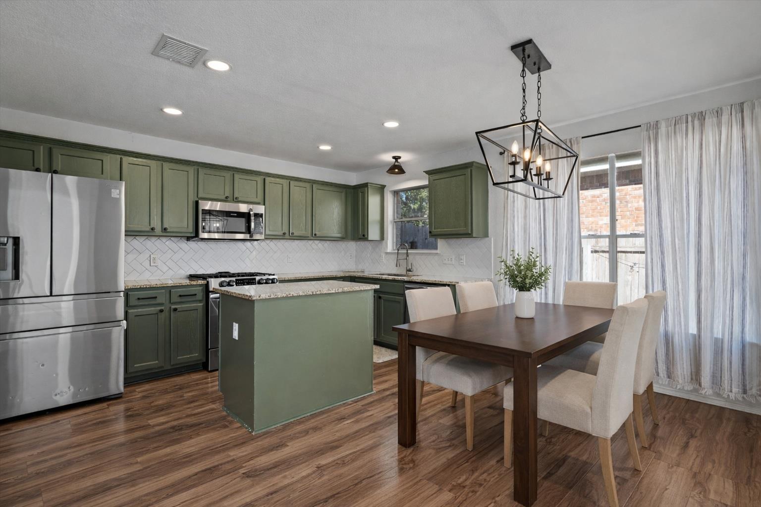 663 Reggie Jackson Trl, Round Rock, TX 78665