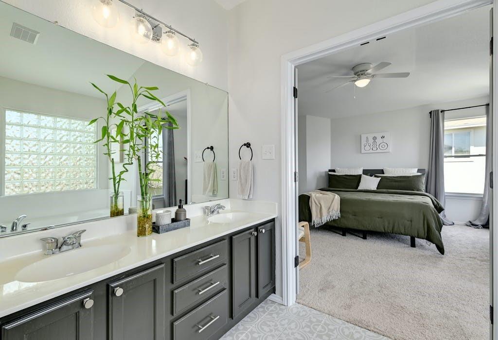 663 Reggie Jackson Trl, Round Rock, TX 78665