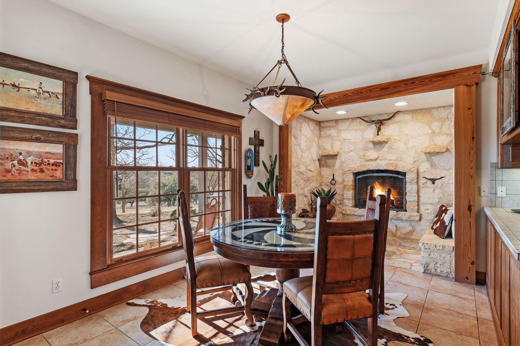 521 Bluff Creek Road Rd, Center Point, TX 78010