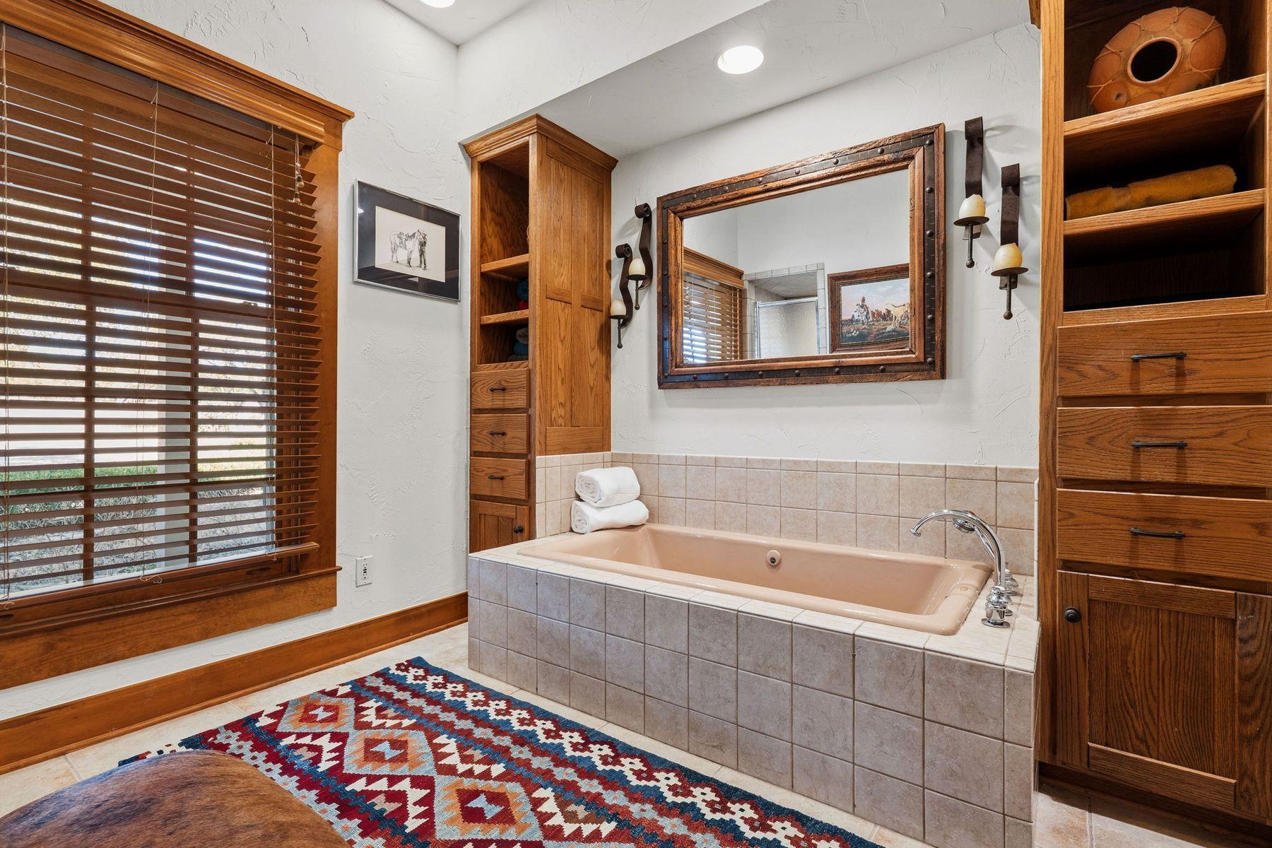 521 Bluff Creek Road Rd, Center Point, TX 78010