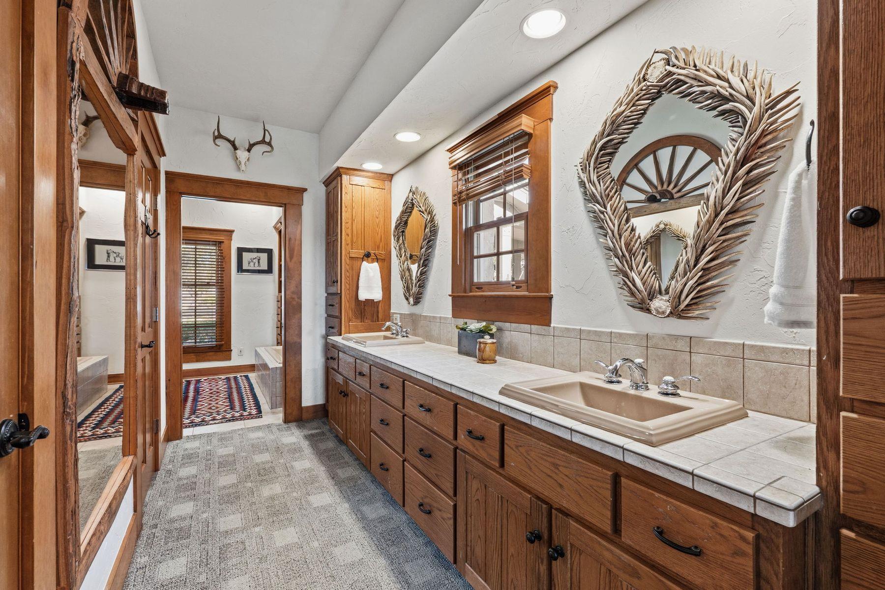 521 Bluff Creek Road Rd, Center Point, TX 78010