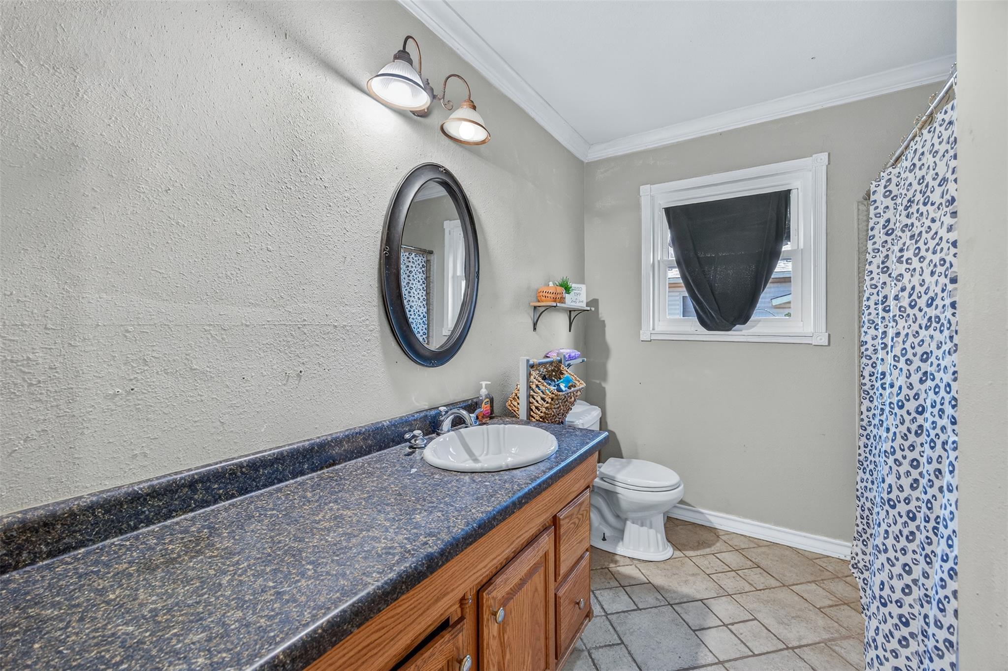 133 Hillcrest Dr, Luling, TX 78648