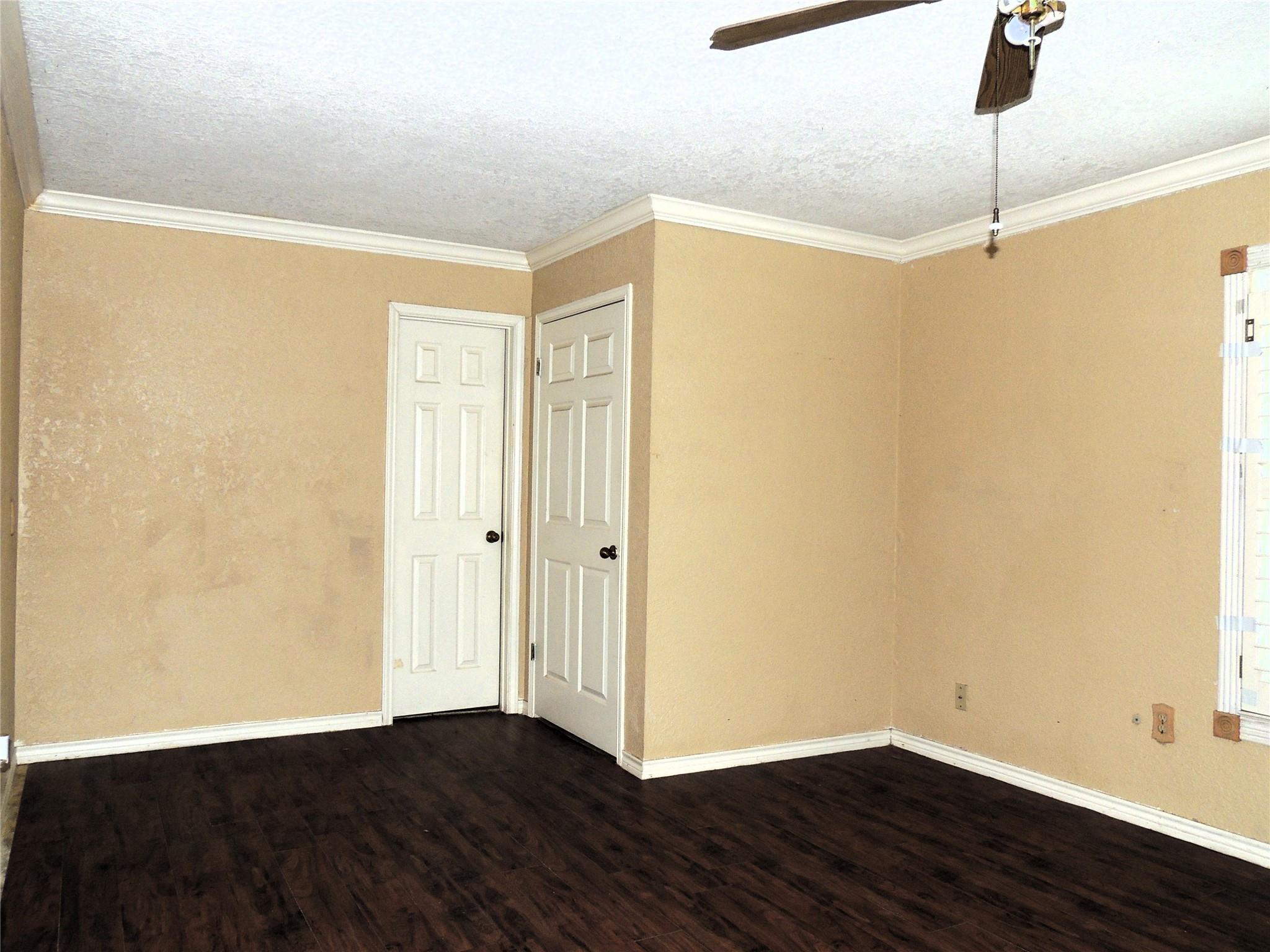 133 Hillcrest Dr, Luling, TX 78648