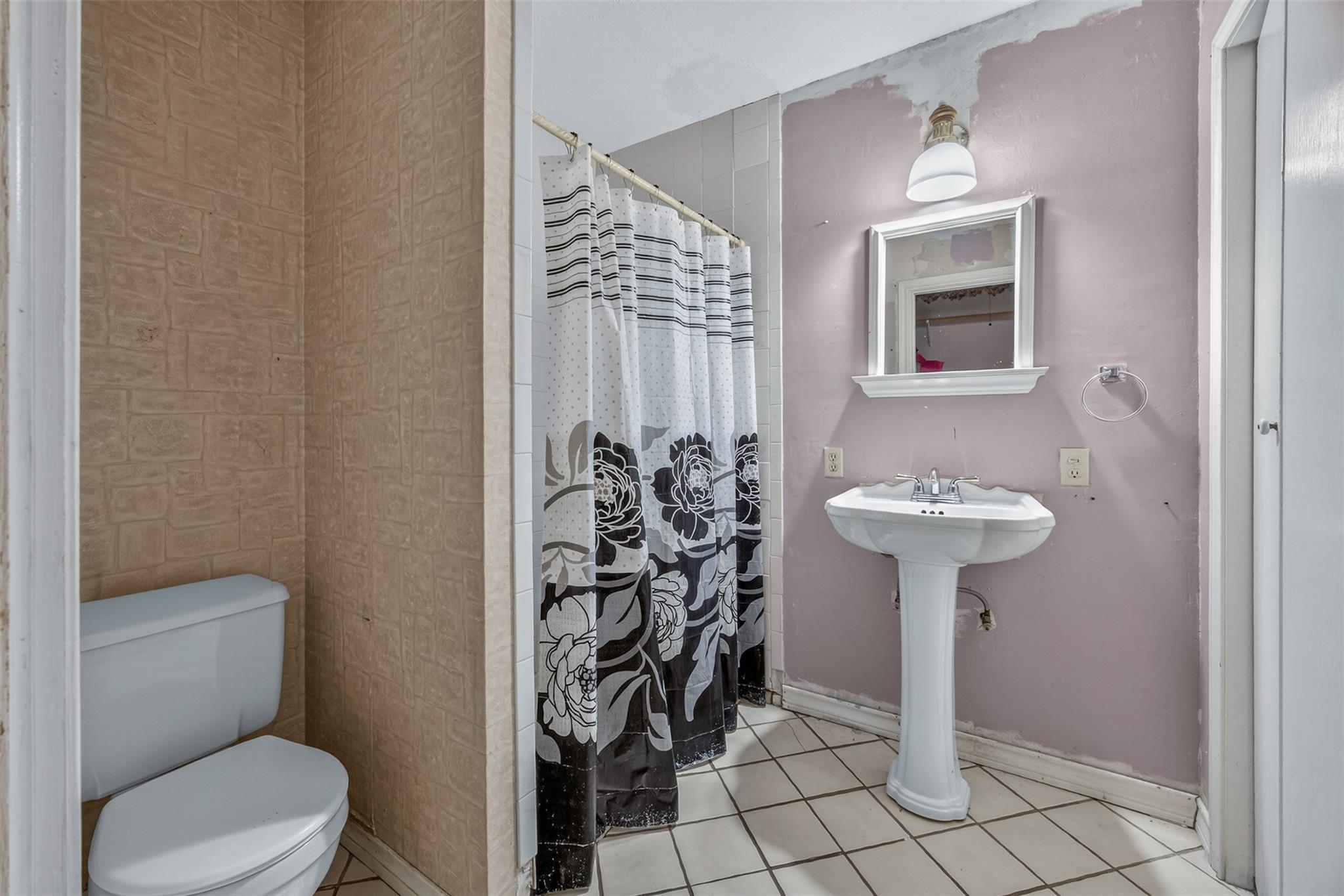 133 Hillcrest Dr, Luling, TX 78648