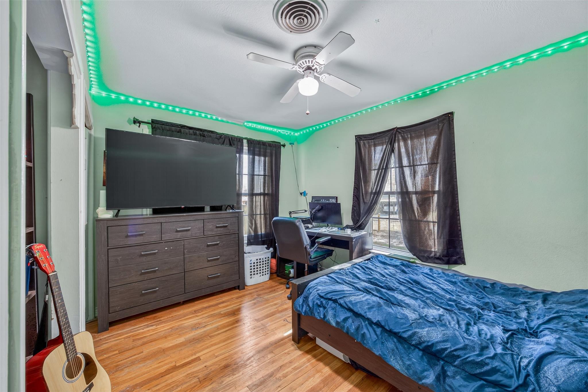 133 Hillcrest Dr, Luling, TX 78648