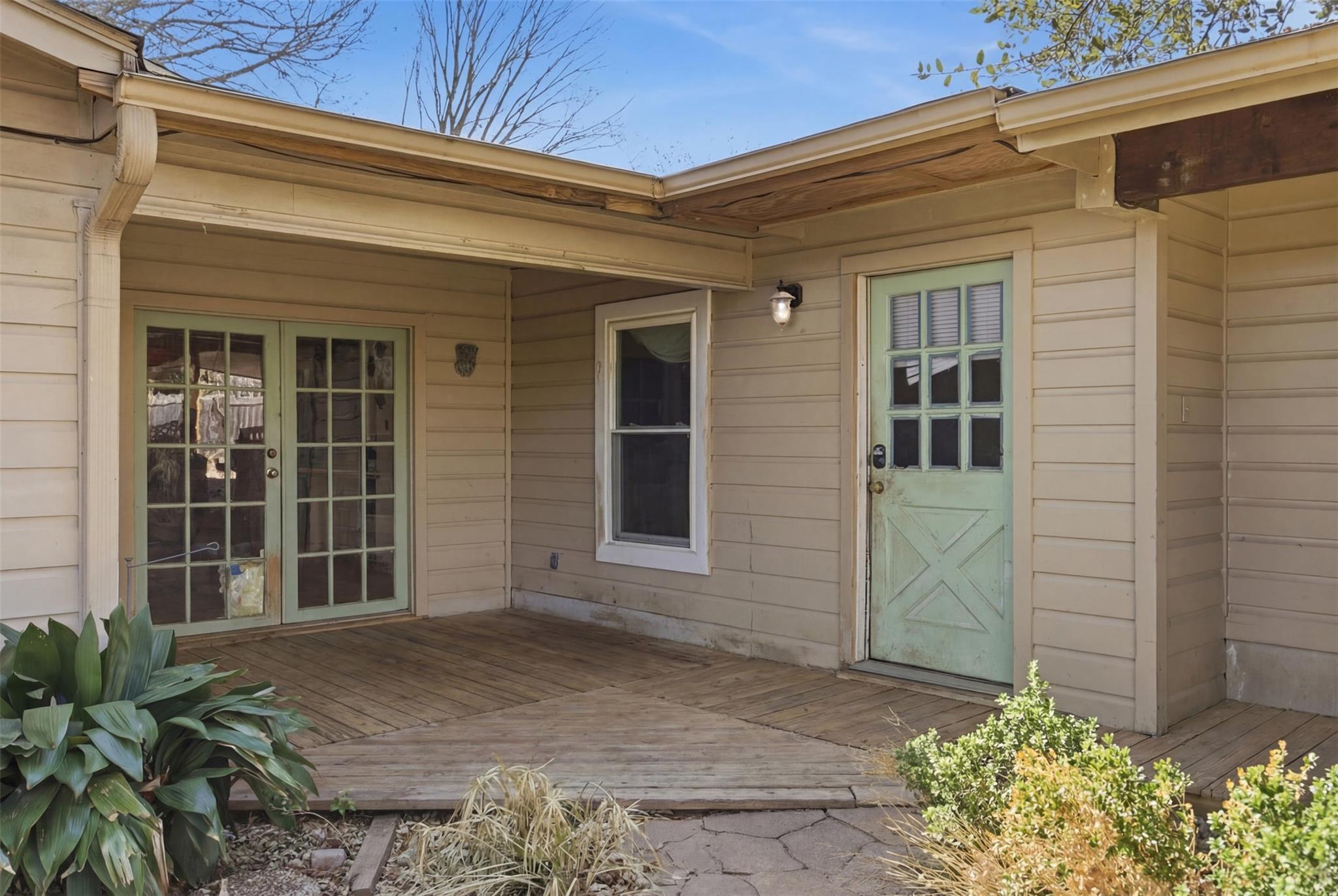 133 Hillcrest Dr, Luling, TX 78648