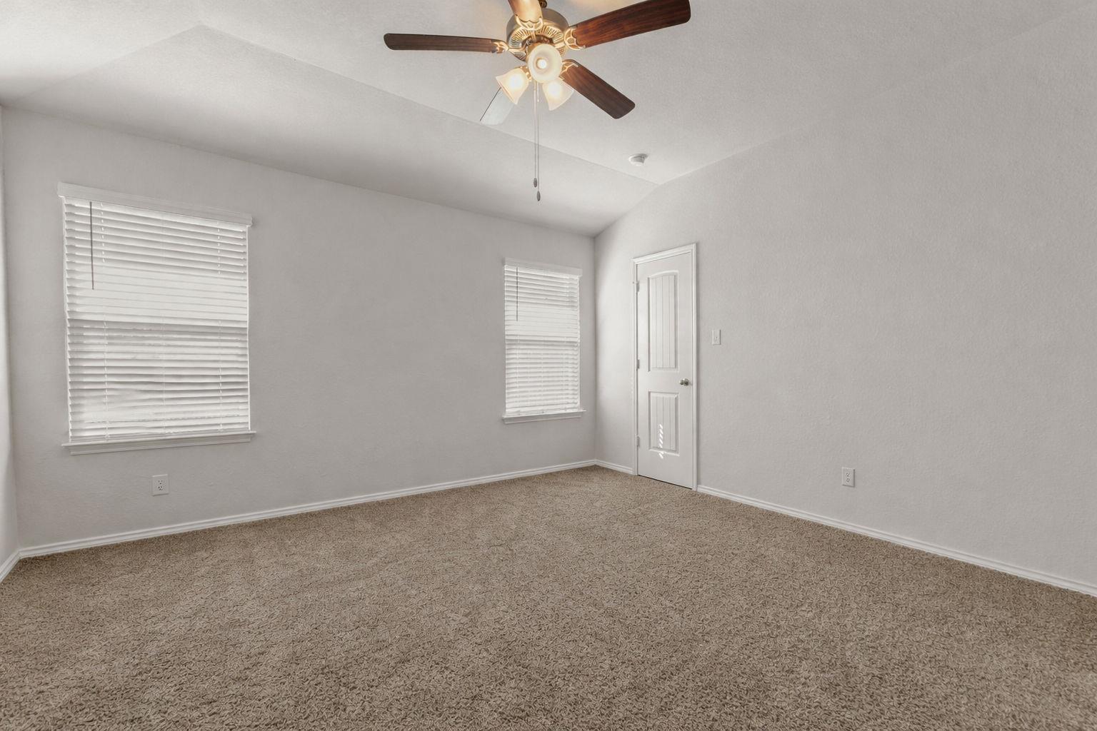 108 Pivot Dr, Taylor, TX 76574