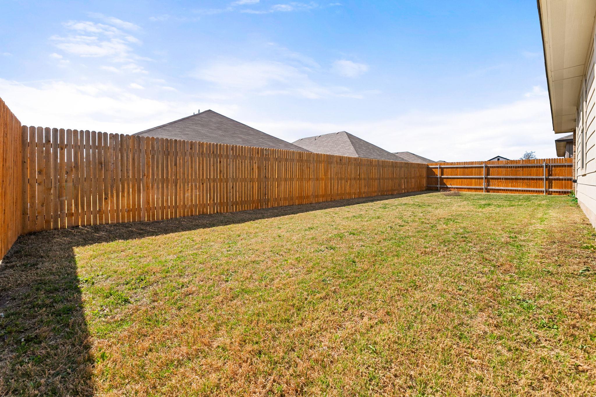 108 Pivot Dr, Taylor, TX 76574