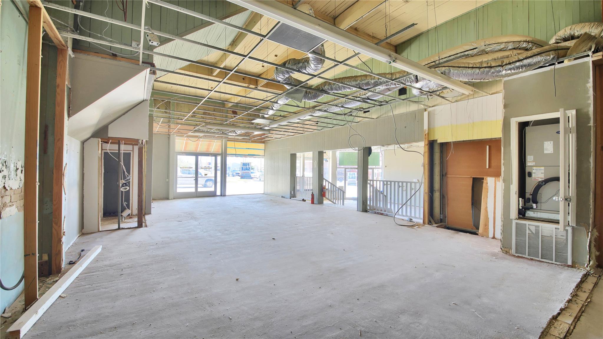 401 N Main St, Taylor, TX 76574