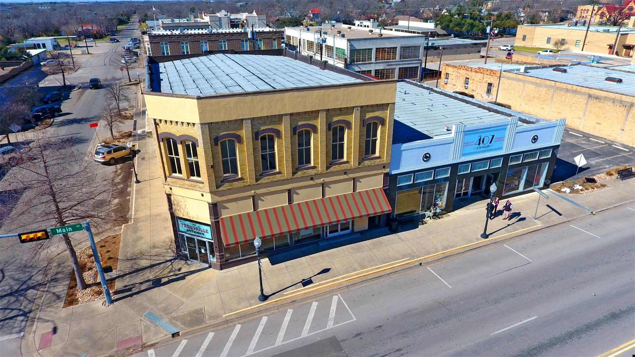 401 N Main St, Taylor, TX 76574
