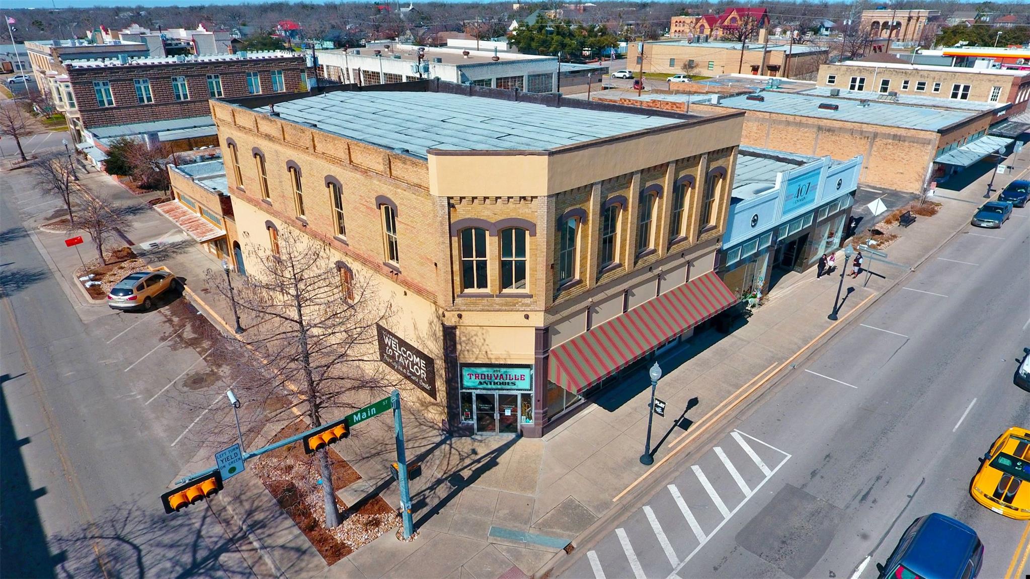 401 N Main St, Taylor, TX 76574