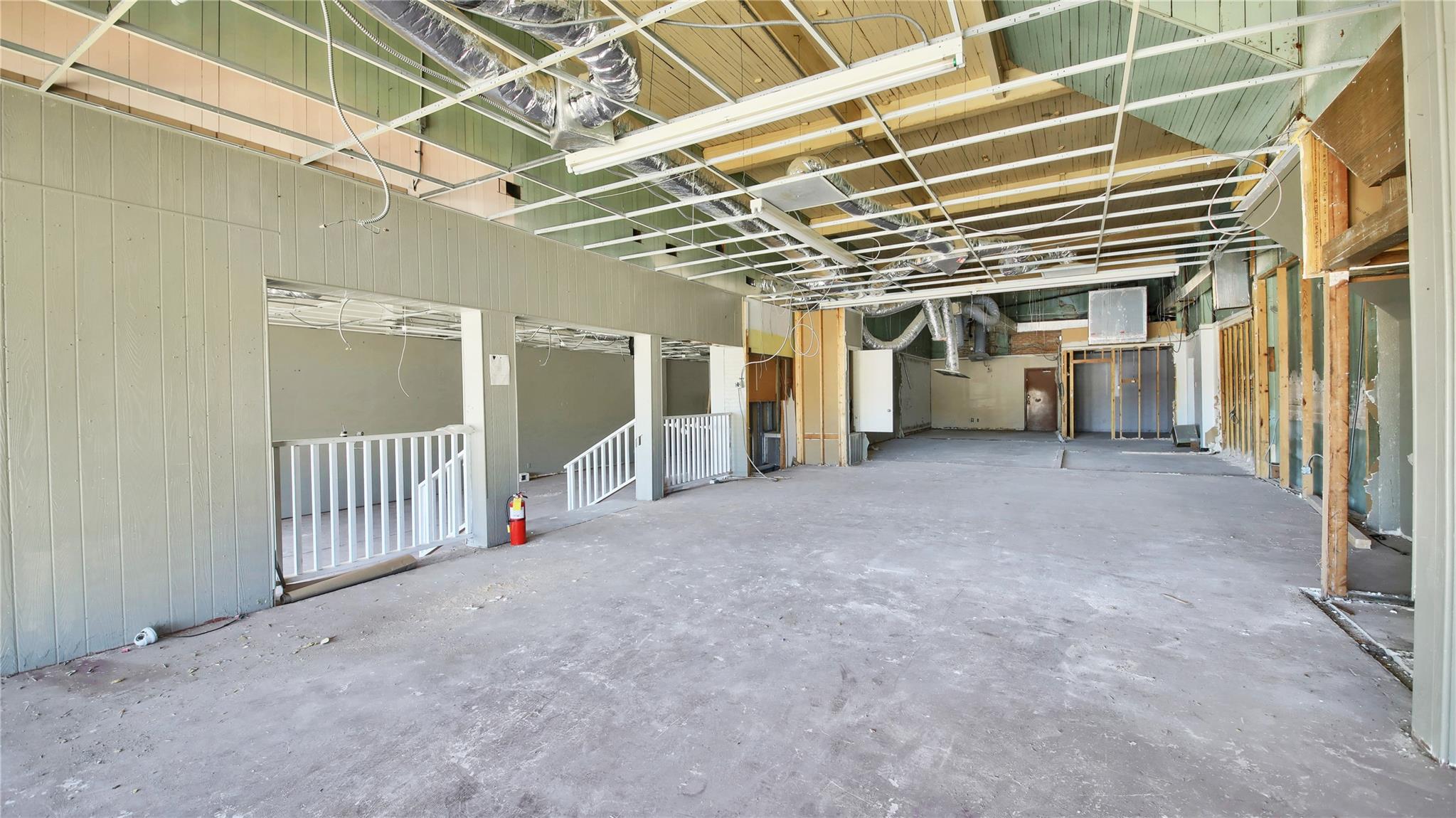 401 N Main St, Taylor, TX 76574