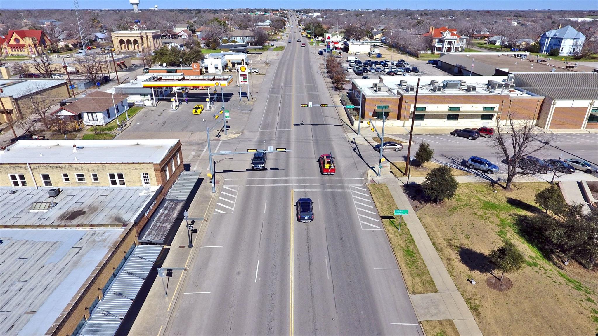 401 N Main St, Taylor, TX 76574