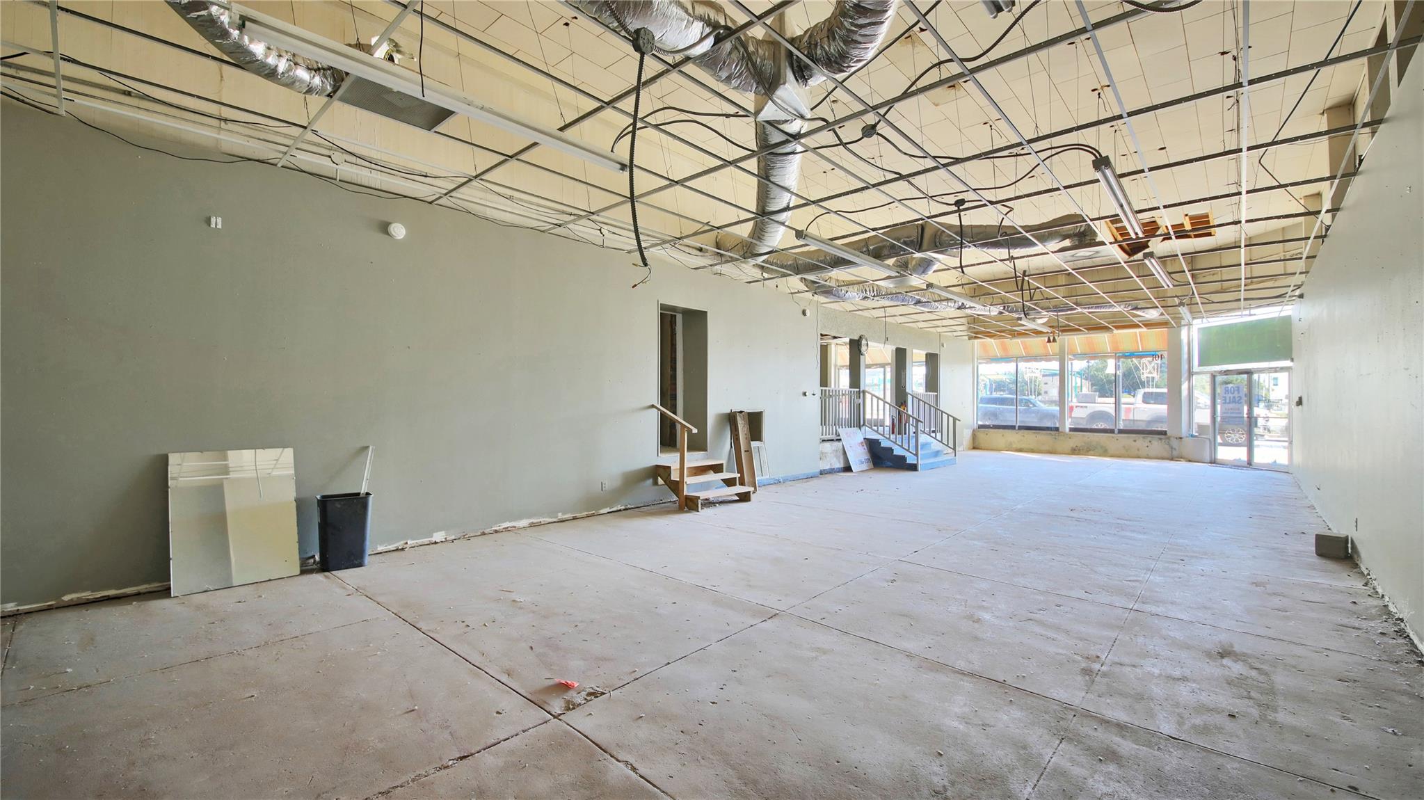 401 N Main St, Taylor, TX 76574