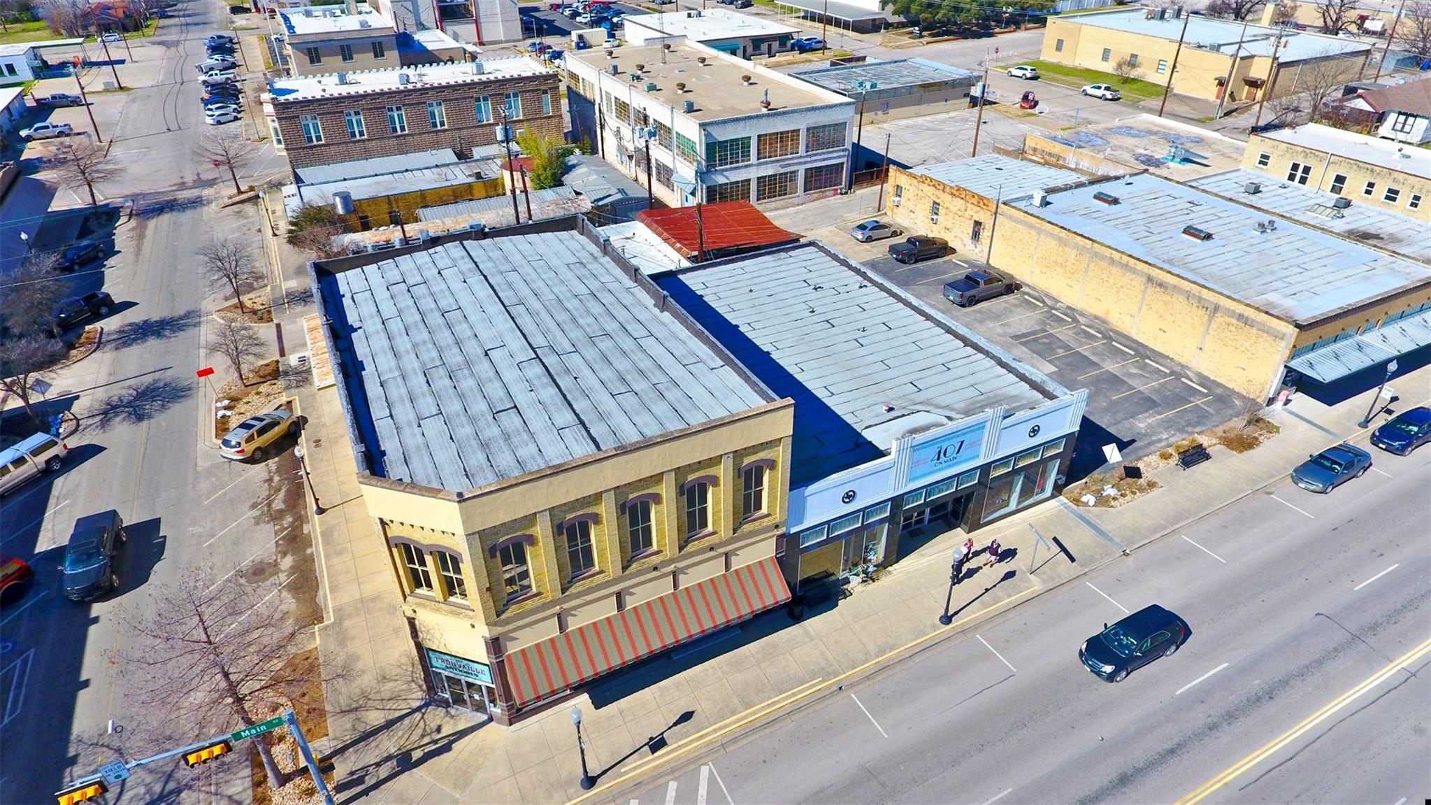 401 N Main St, Taylor, TX 76574