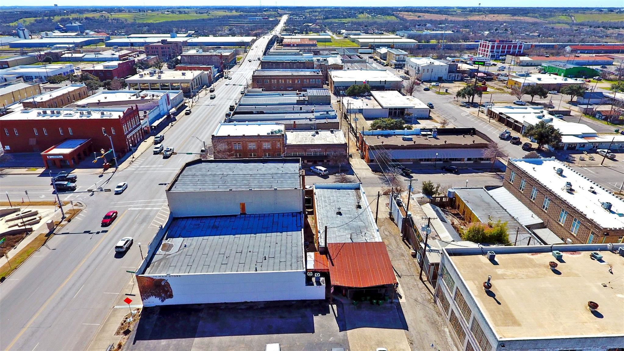 401 N Main St, Taylor, TX 76574