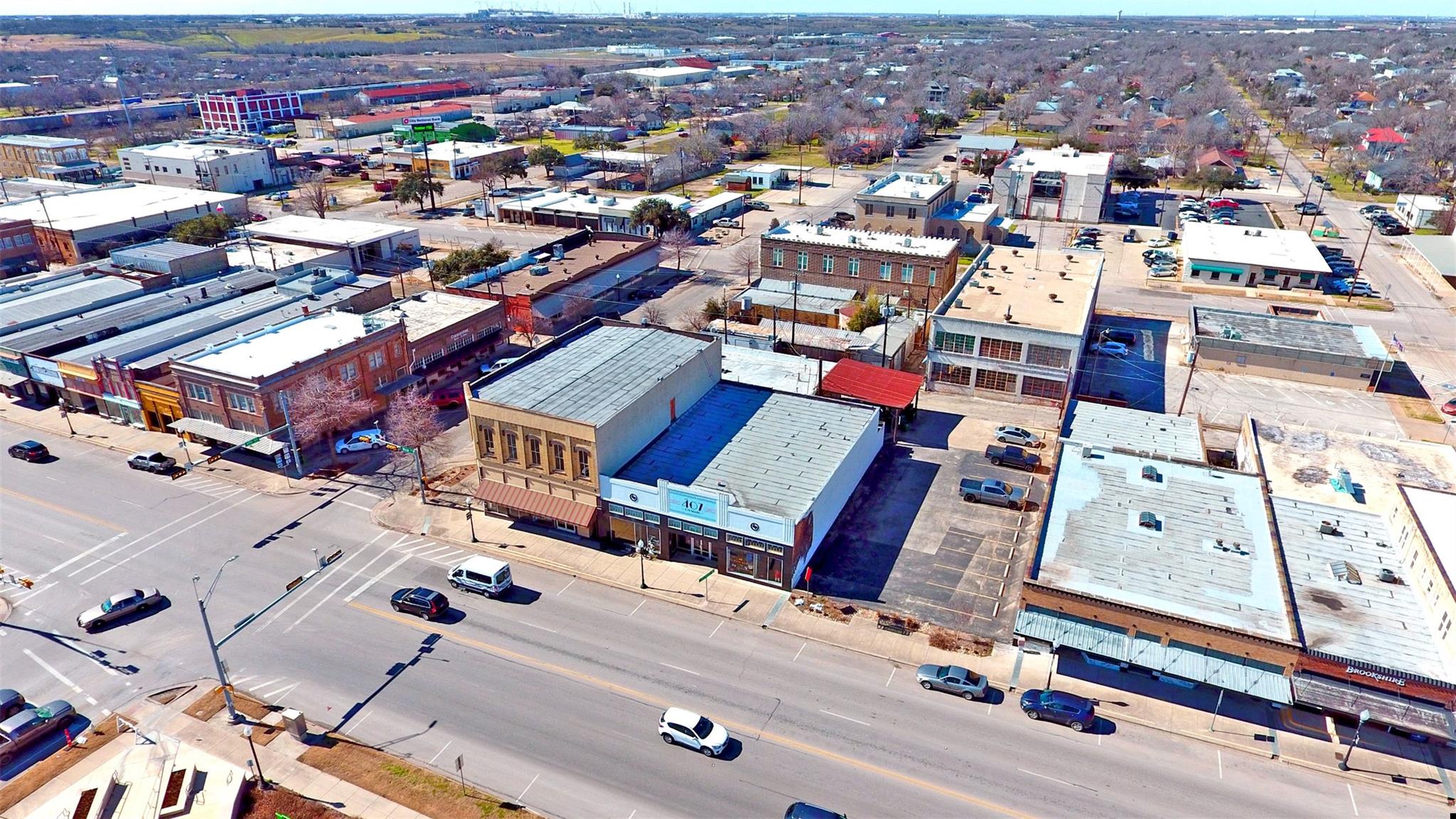 401 N Main St, Taylor, TX 76574