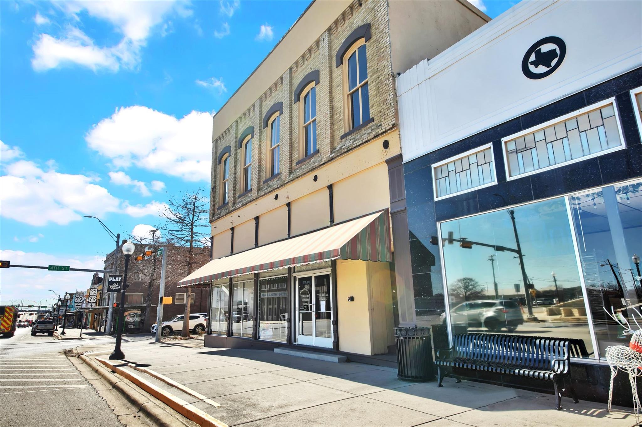 401 N Main St, Taylor, TX 76574