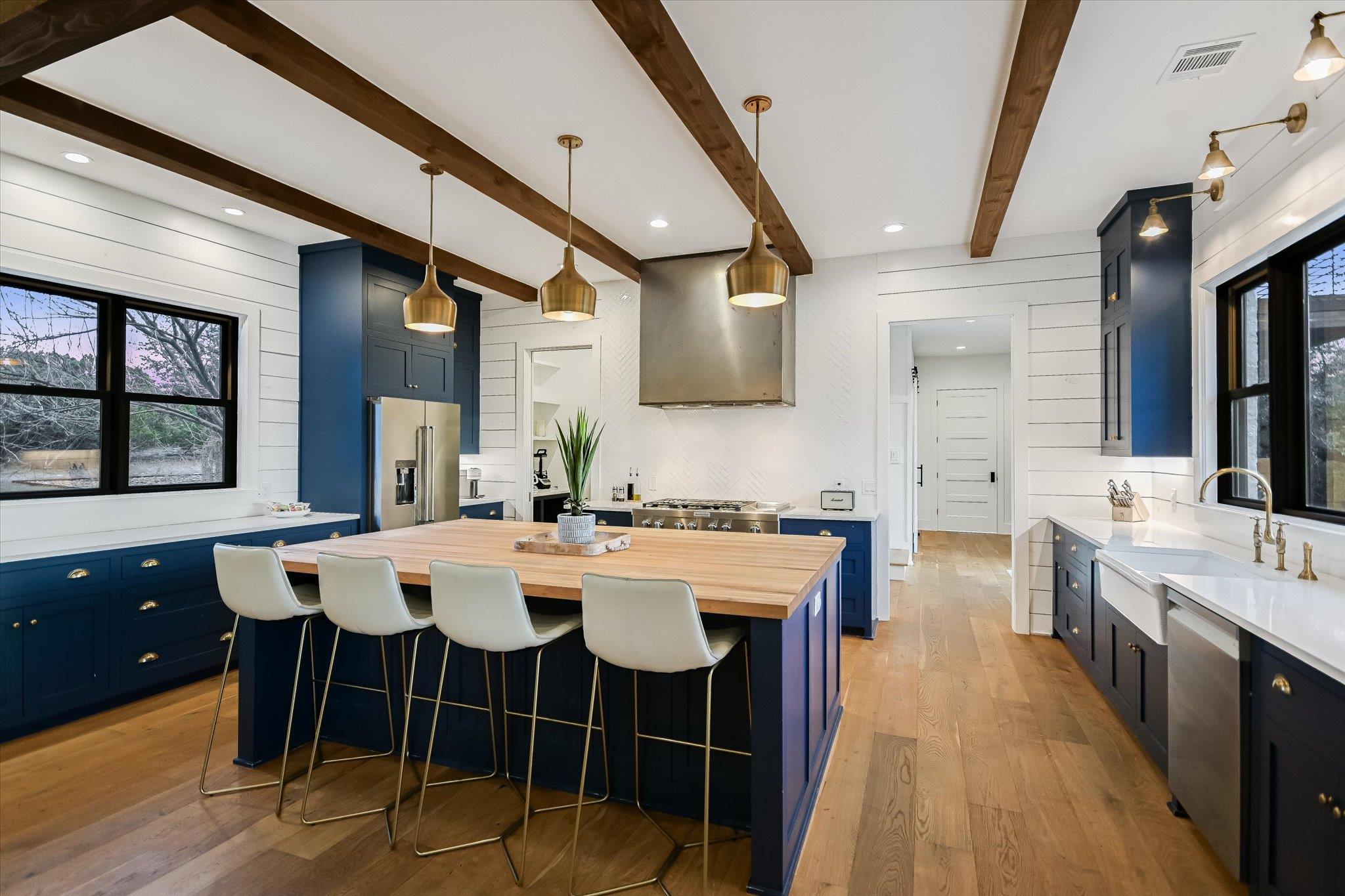 6434 MUSTANG VALLEY Trl, Wimberley, TX 78676