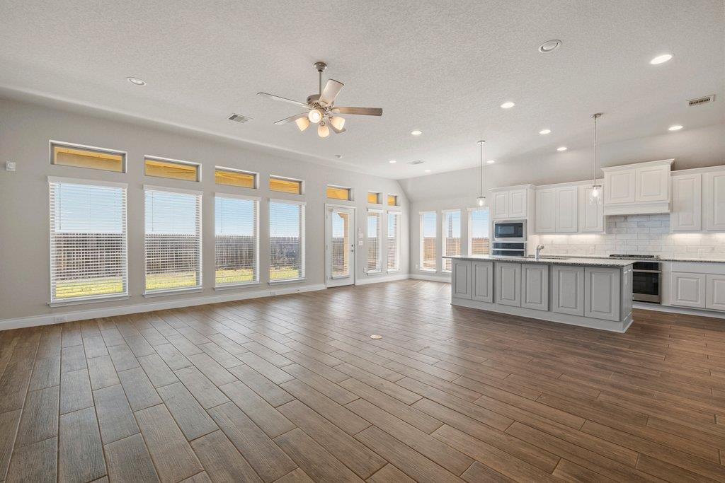 3105 High Meadow St, Seguin, TX 78155