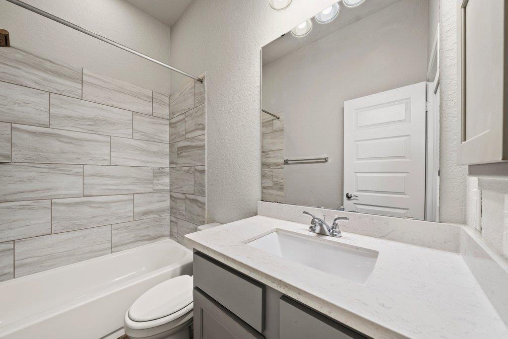 3105 High Meadow St, Seguin, TX 78155