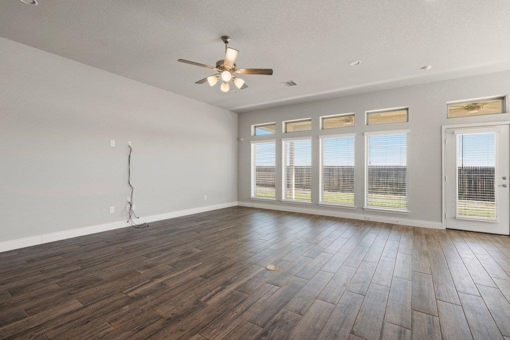 3105 High Meadow St, Seguin, TX 78155