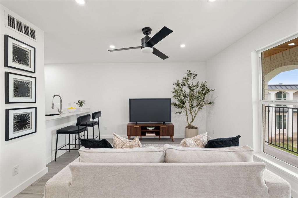 5911 Sheridan Ave Ln # B209, Austin, TX 78723