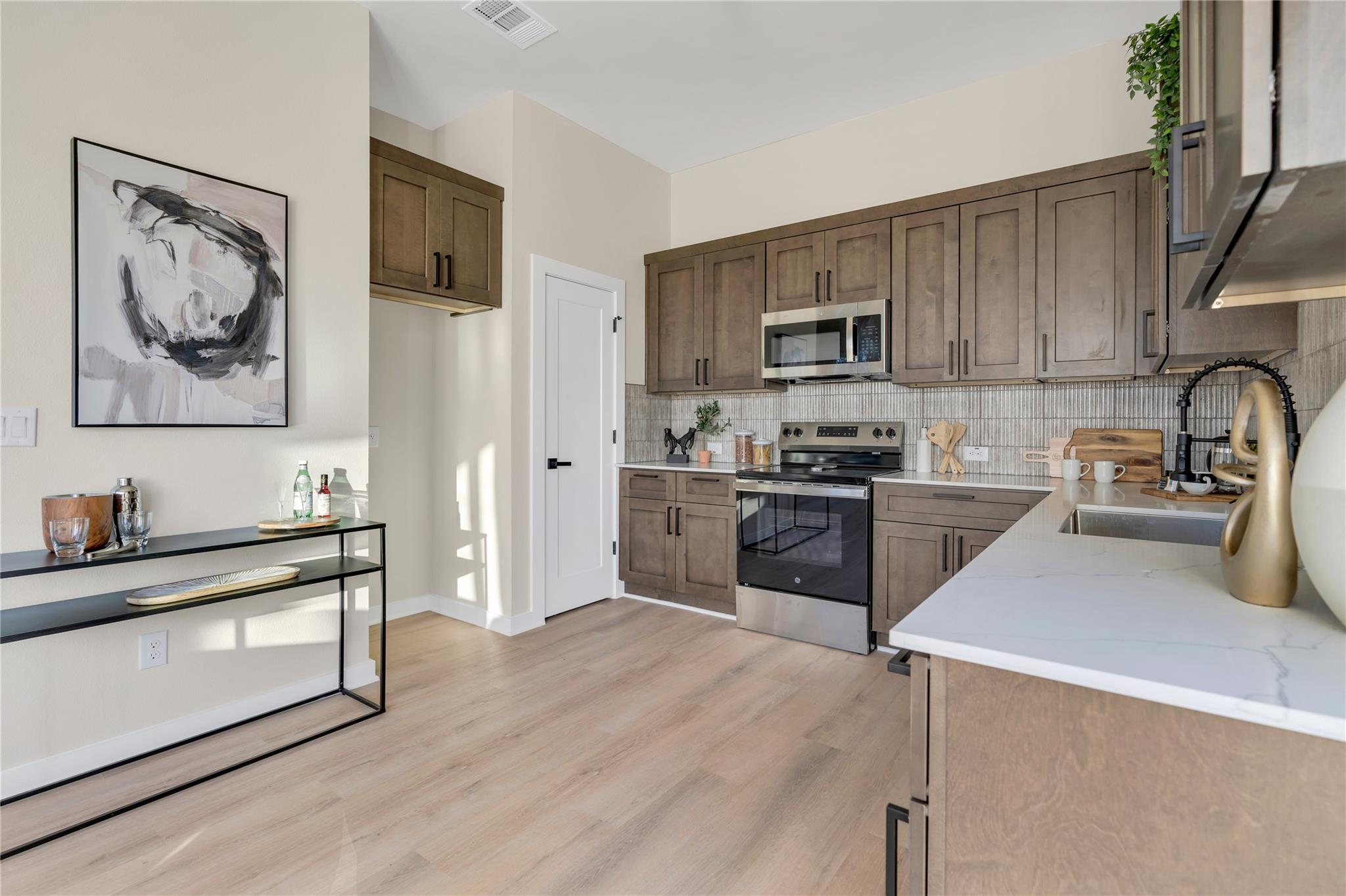 2309 Montopolis Dr # 7, Austin, TX 78741