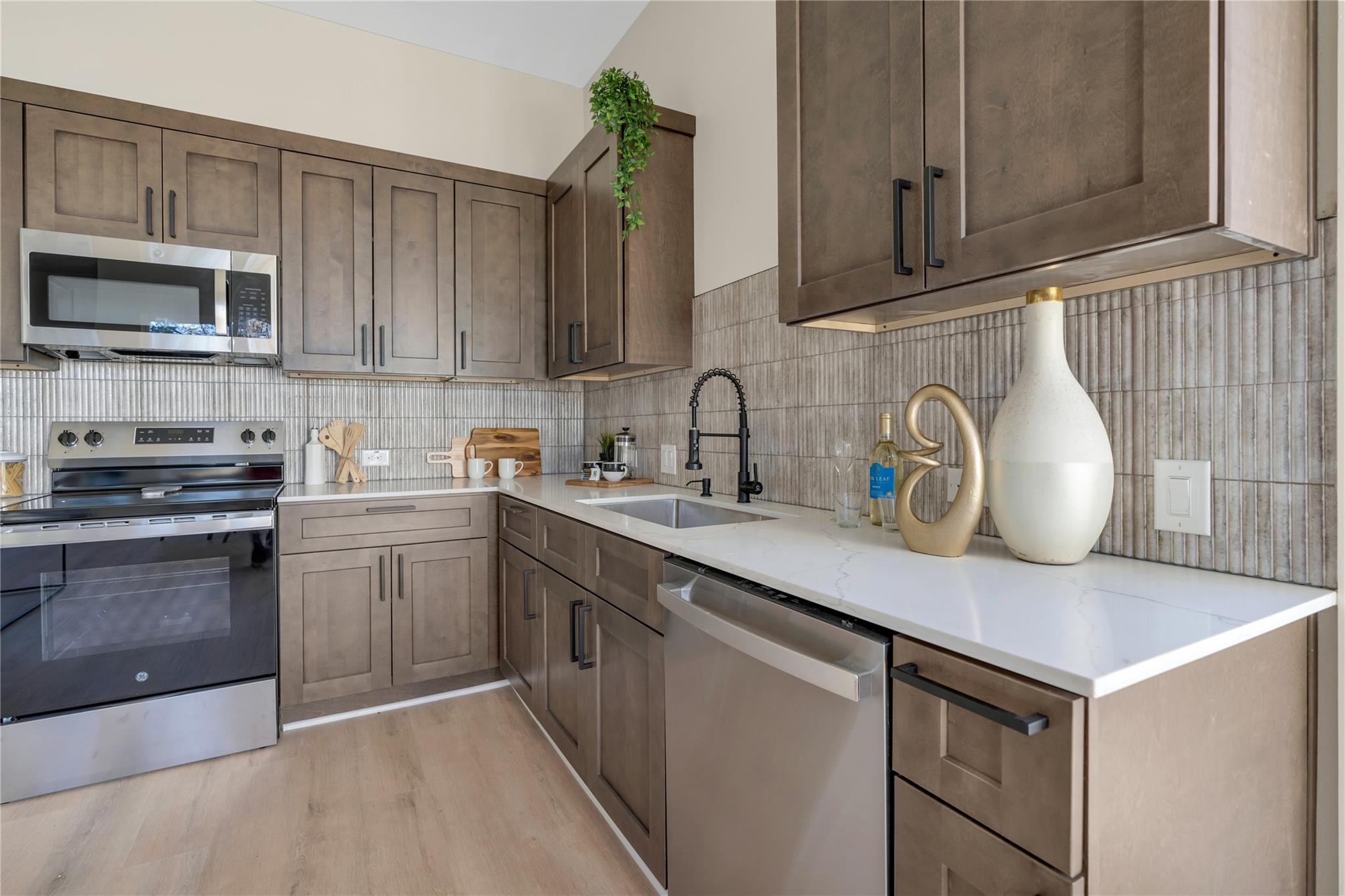 2309 Montopolis Dr # 7, Austin, TX 78741