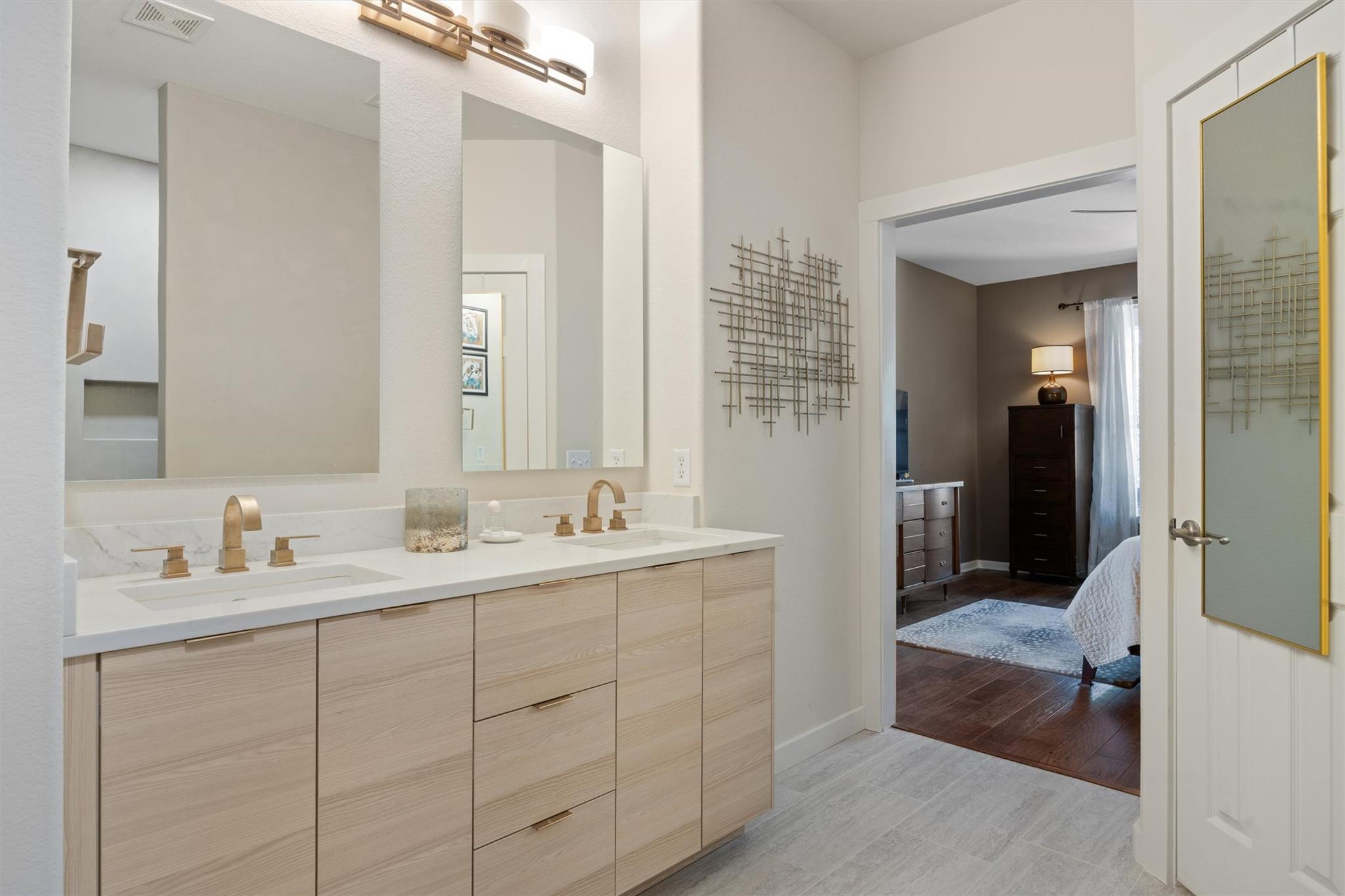 7901 Southwest Pkwy # 4, Austin, TX 78735