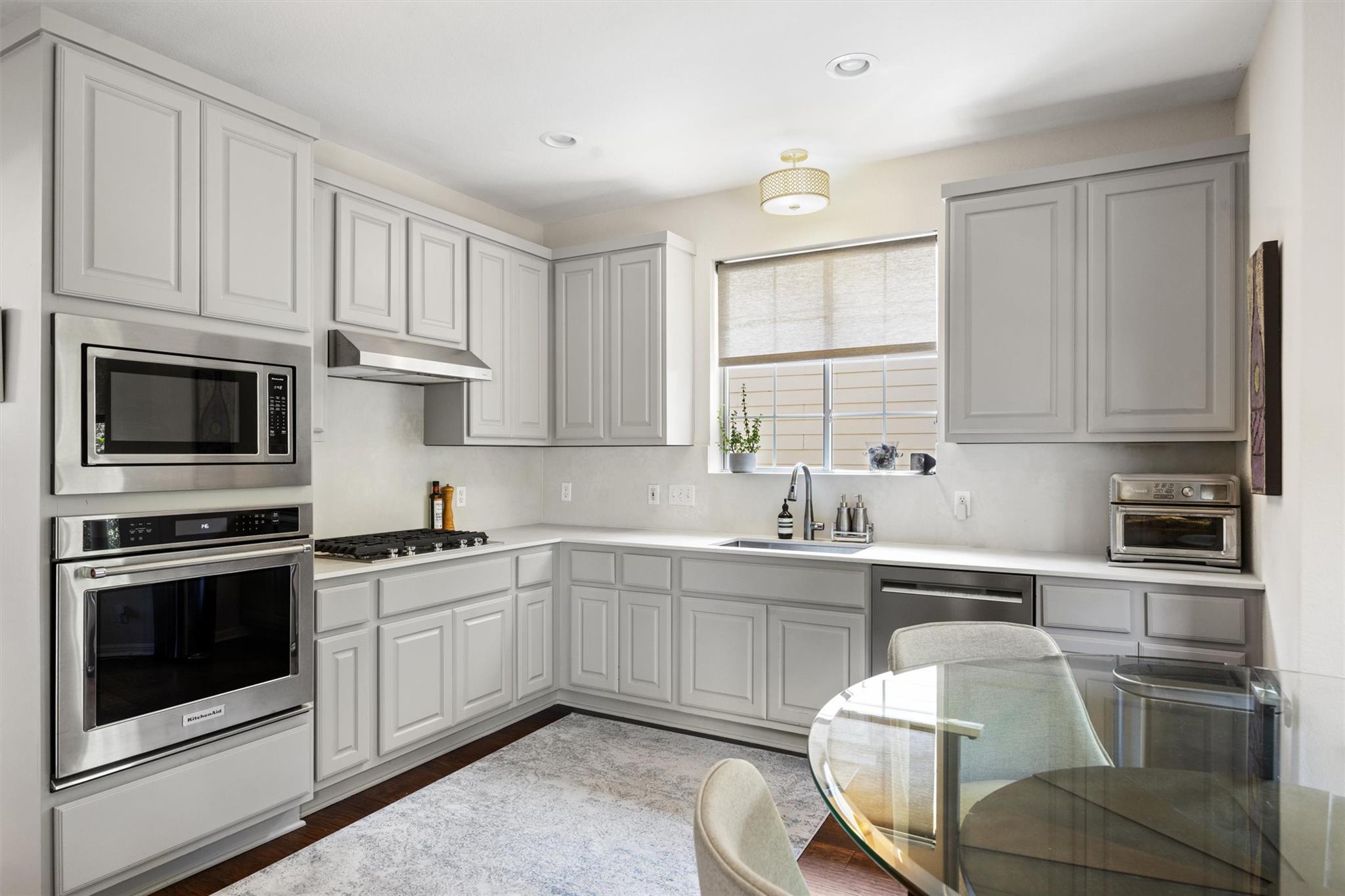 7901 Southwest Pkwy # 4, Austin, TX 78735