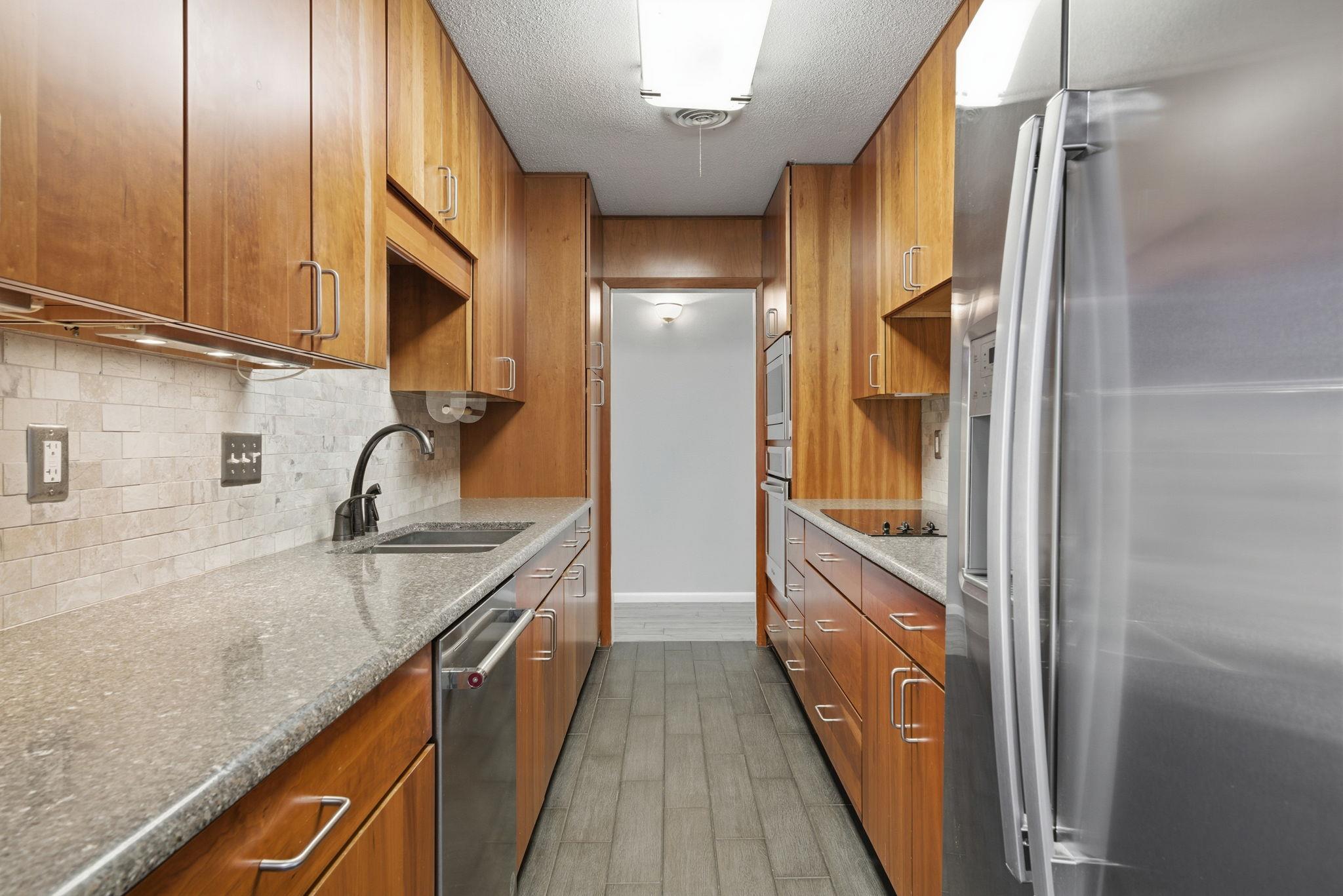 6105 Oakclaire Dr, Austin, TX 78735