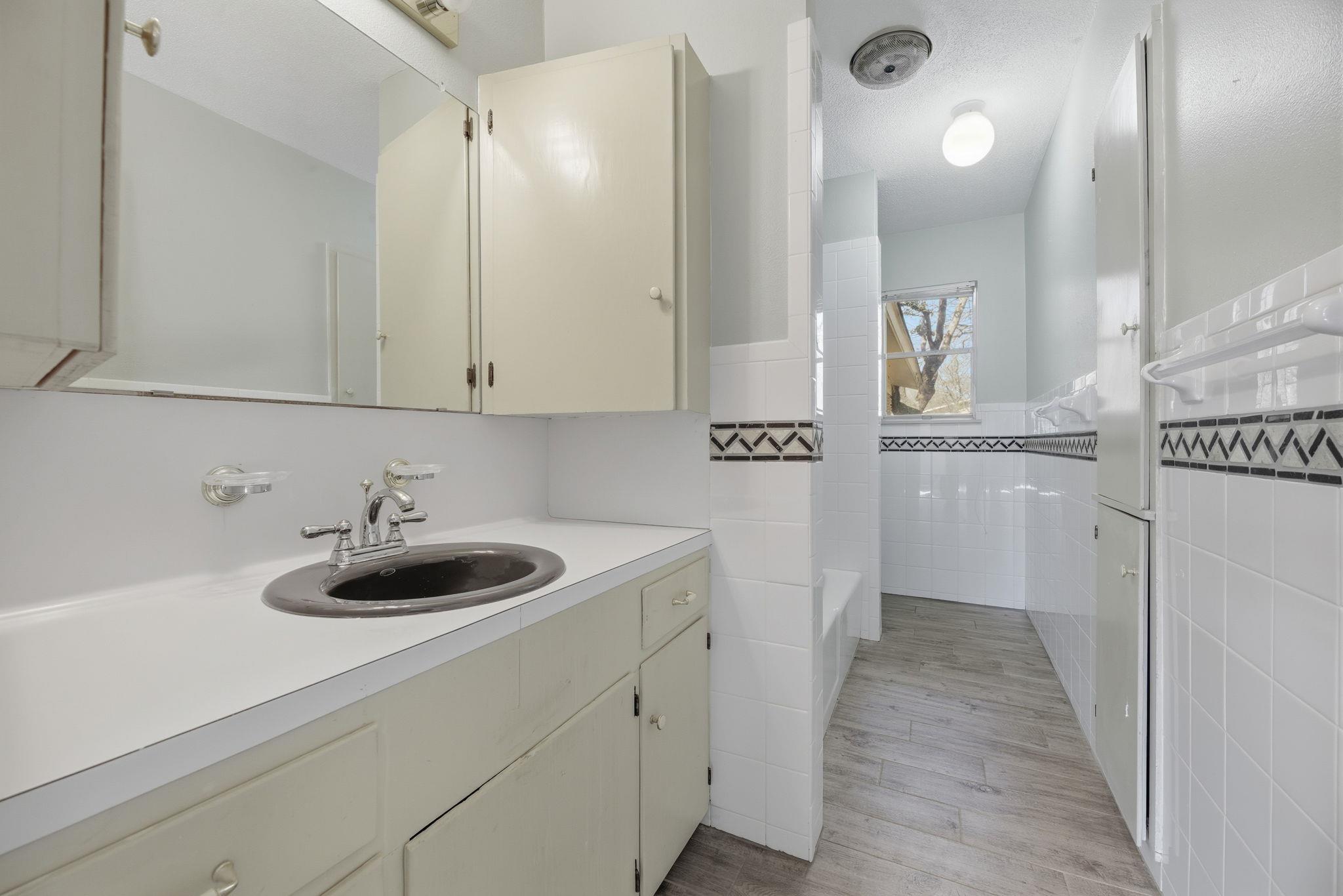 6105 Oakclaire Dr, Austin, TX 78735