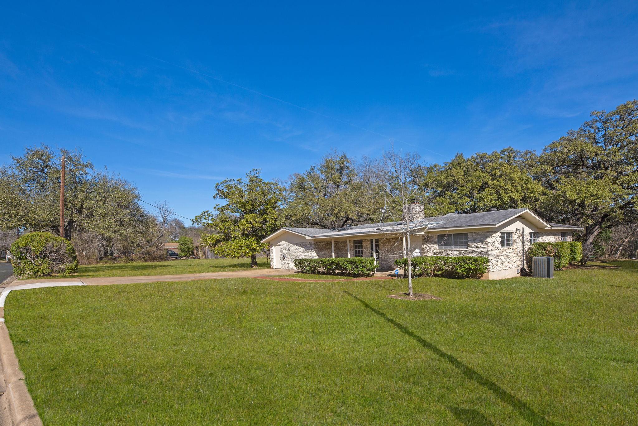 6105 Oakclaire Dr, Austin, TX 78735