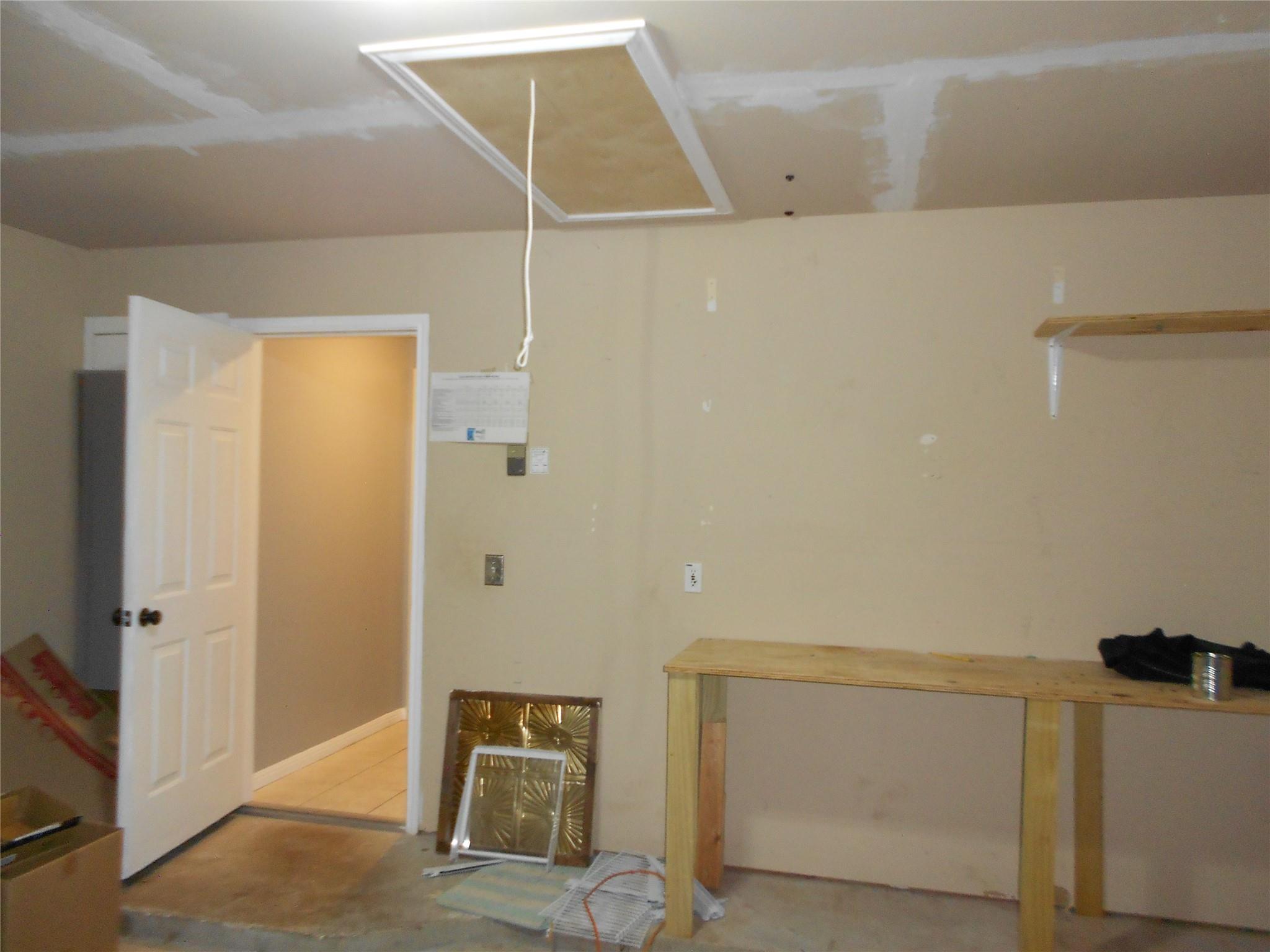 701 Los Robles Rd, Leander, TX 78641