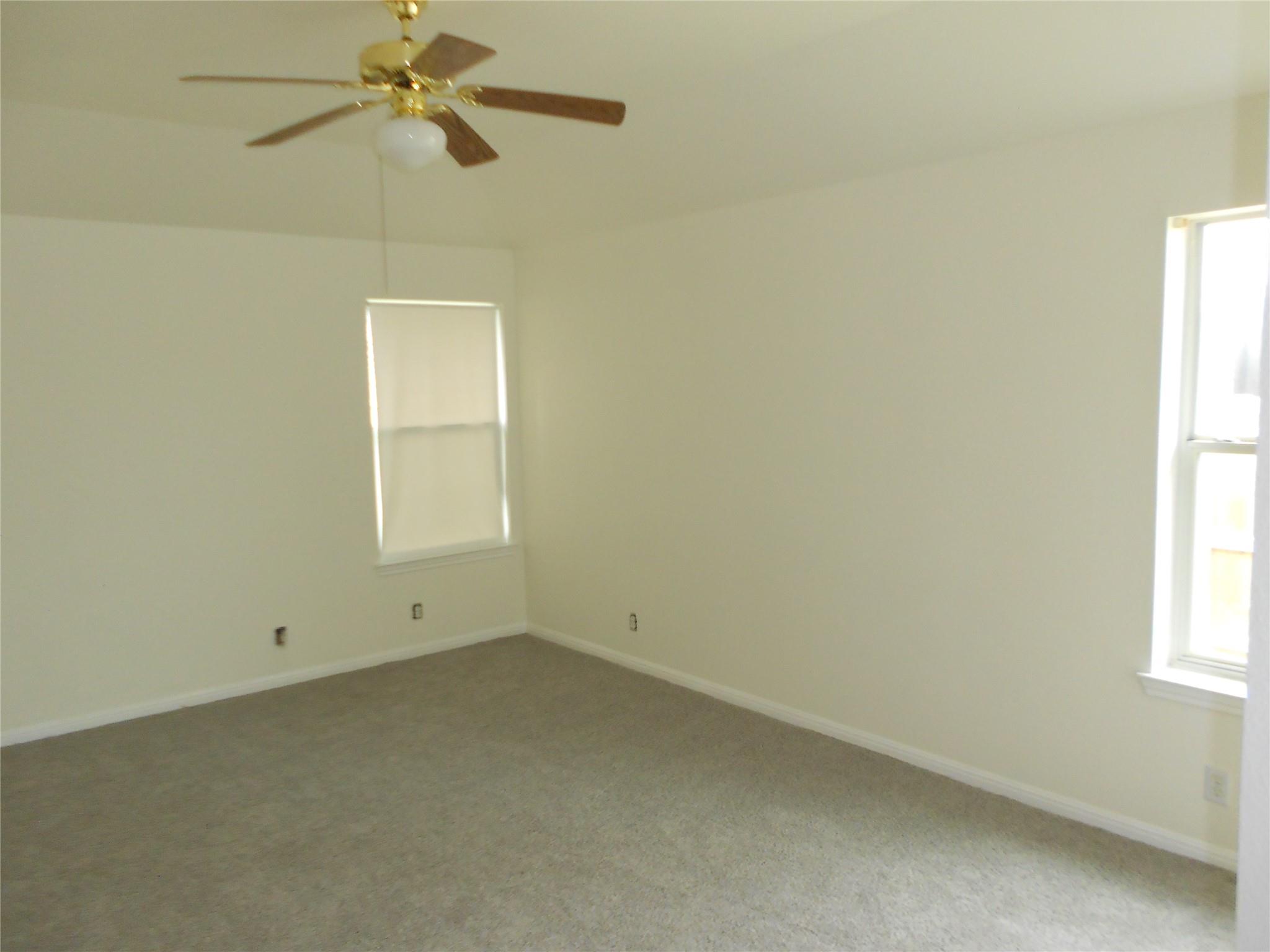 701 Los Robles Rd, Leander, TX 78641