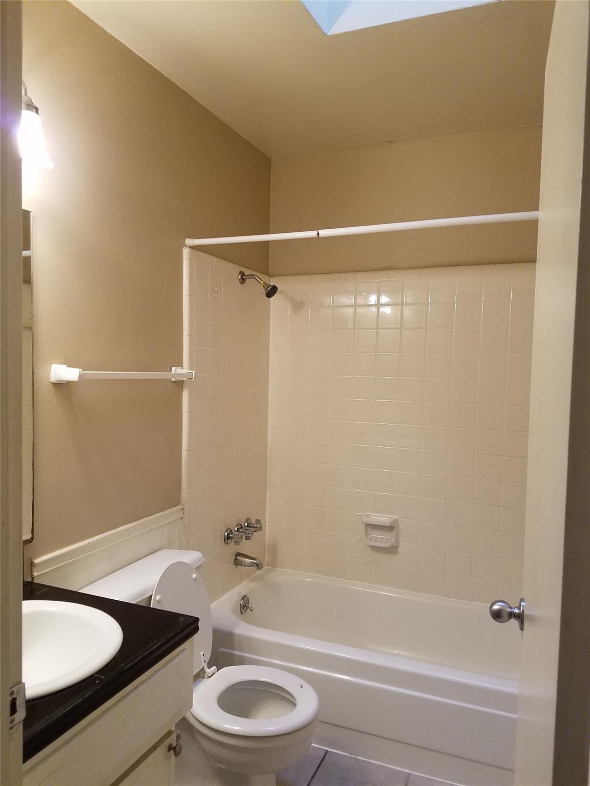 606 W 51st St # 104, Austin, TX 78751