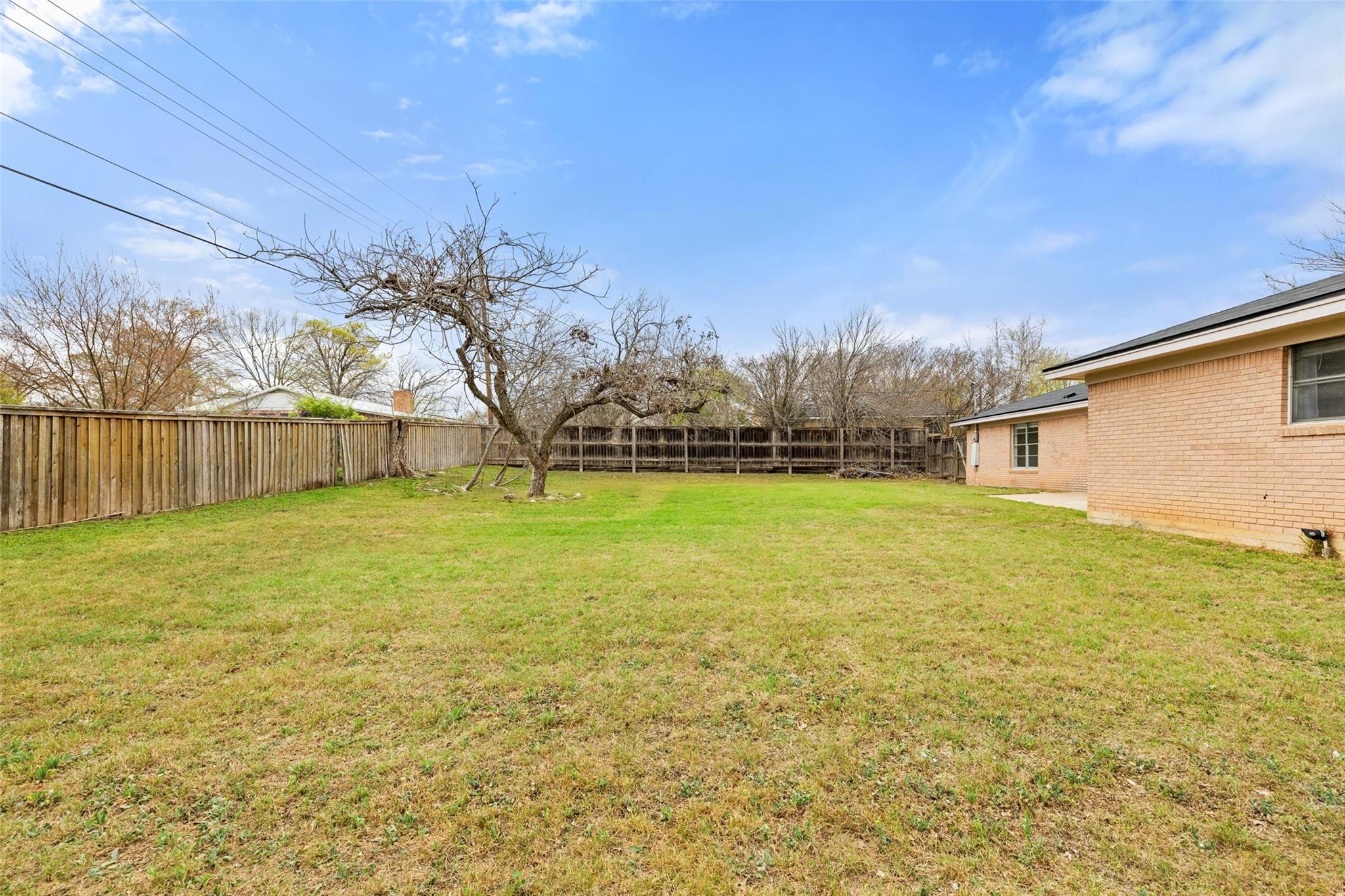 1001 E Applegate Dr, Austin, TX 78753