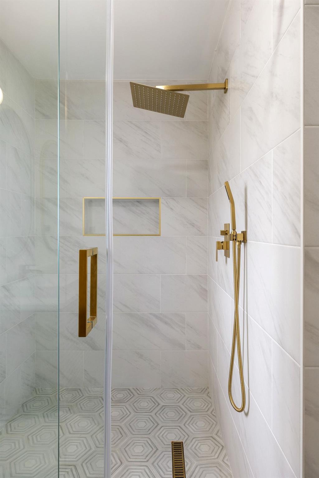 1001 E Applegate Dr, Austin, TX 78753