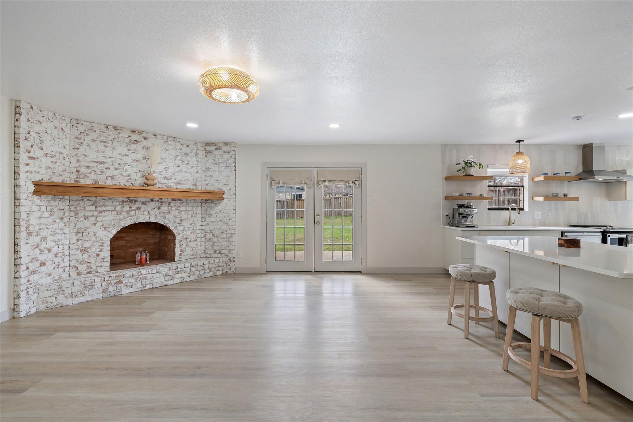 1001 E Applegate Dr, Austin, TX 78753