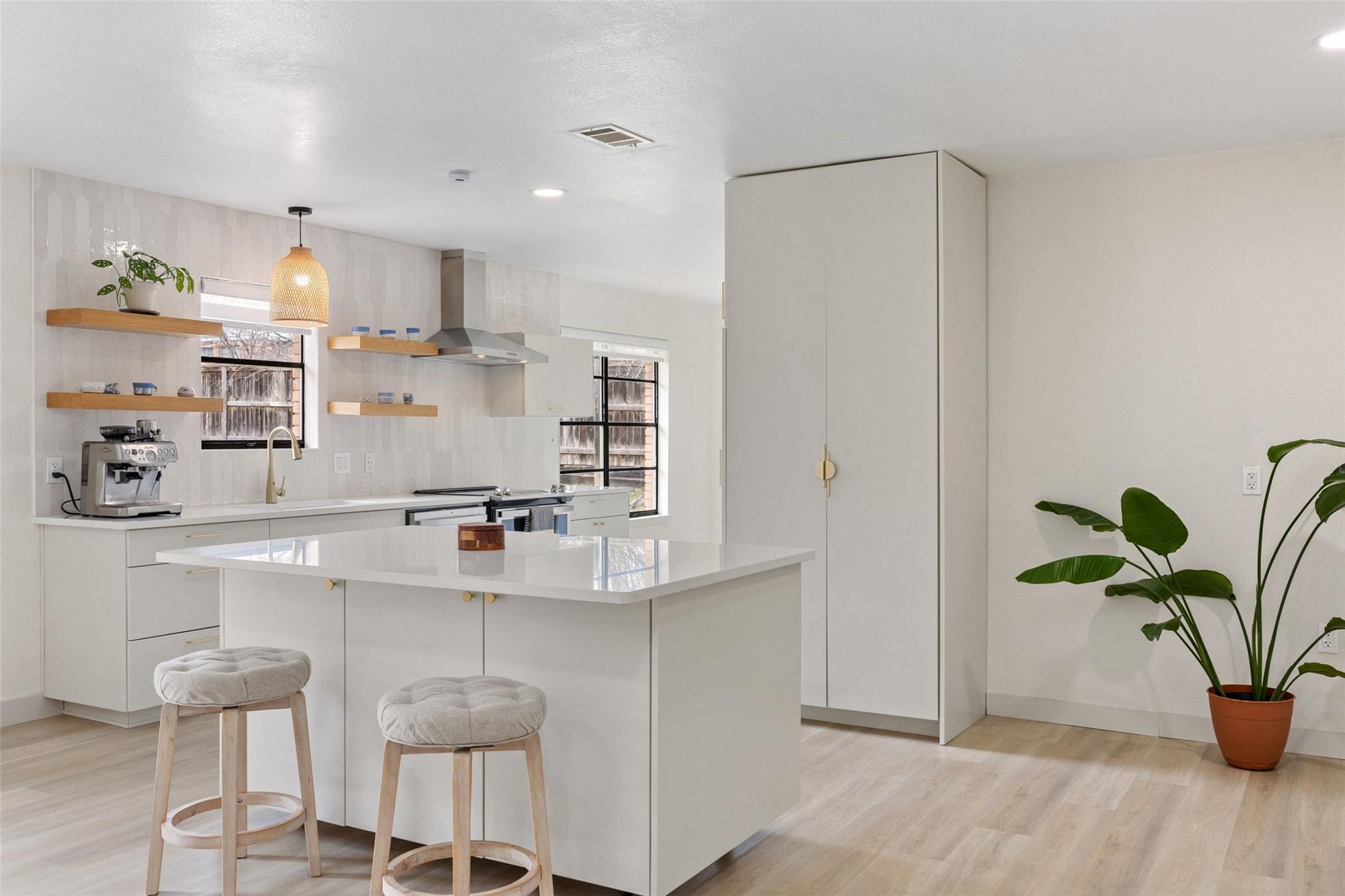 1001 E Applegate Dr, Austin, TX 78753