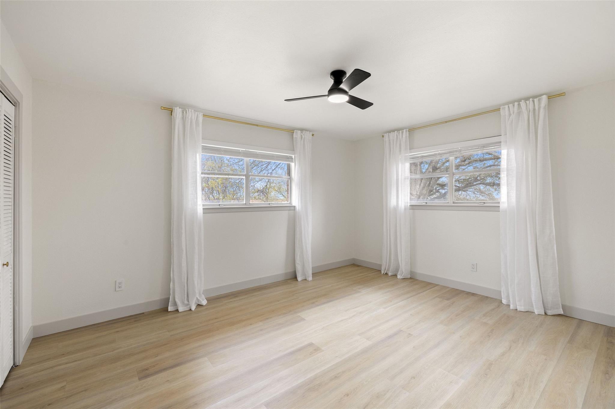 1001 E Applegate Dr, Austin, TX 78753