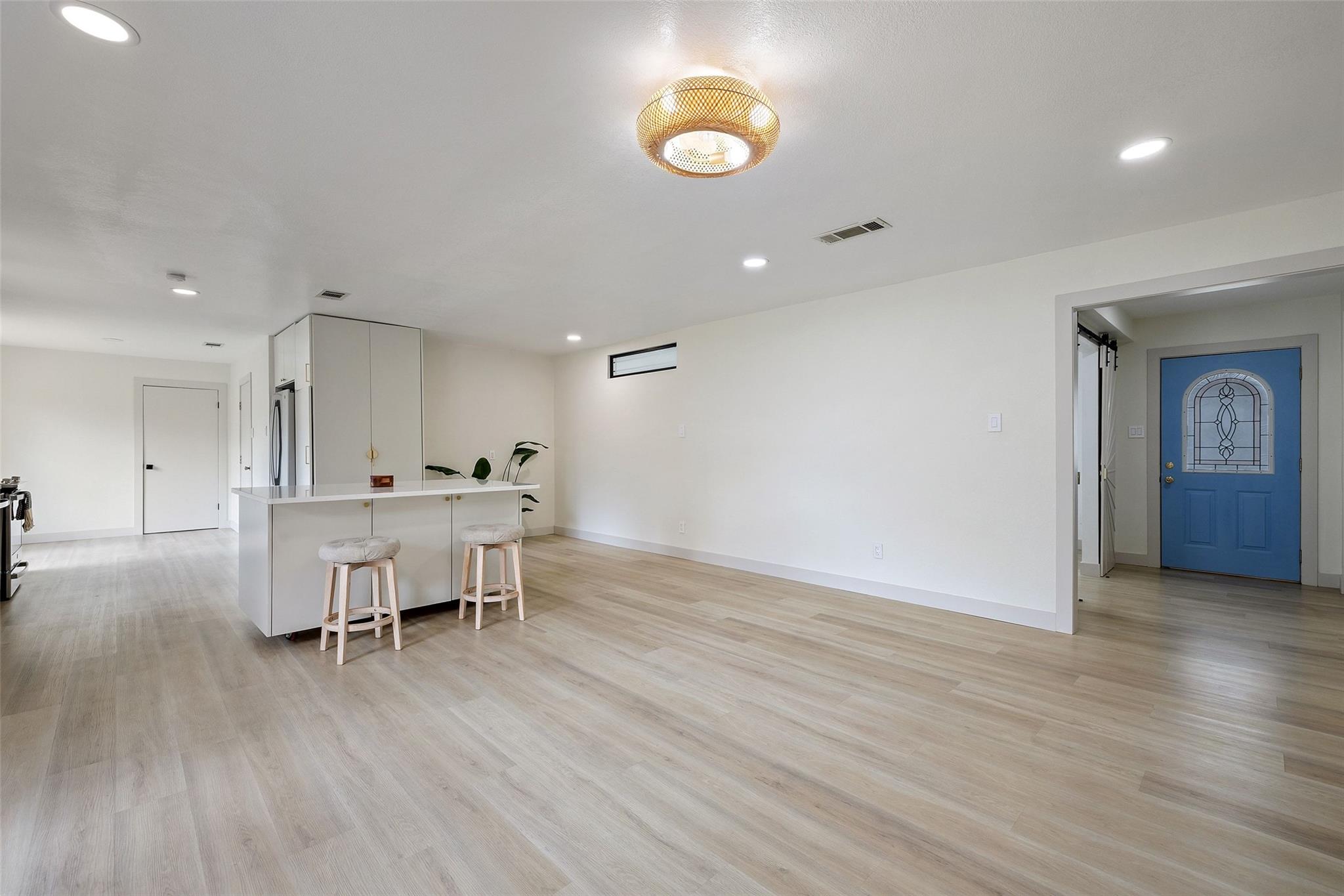 1001 E Applegate Dr, Austin, TX 78753