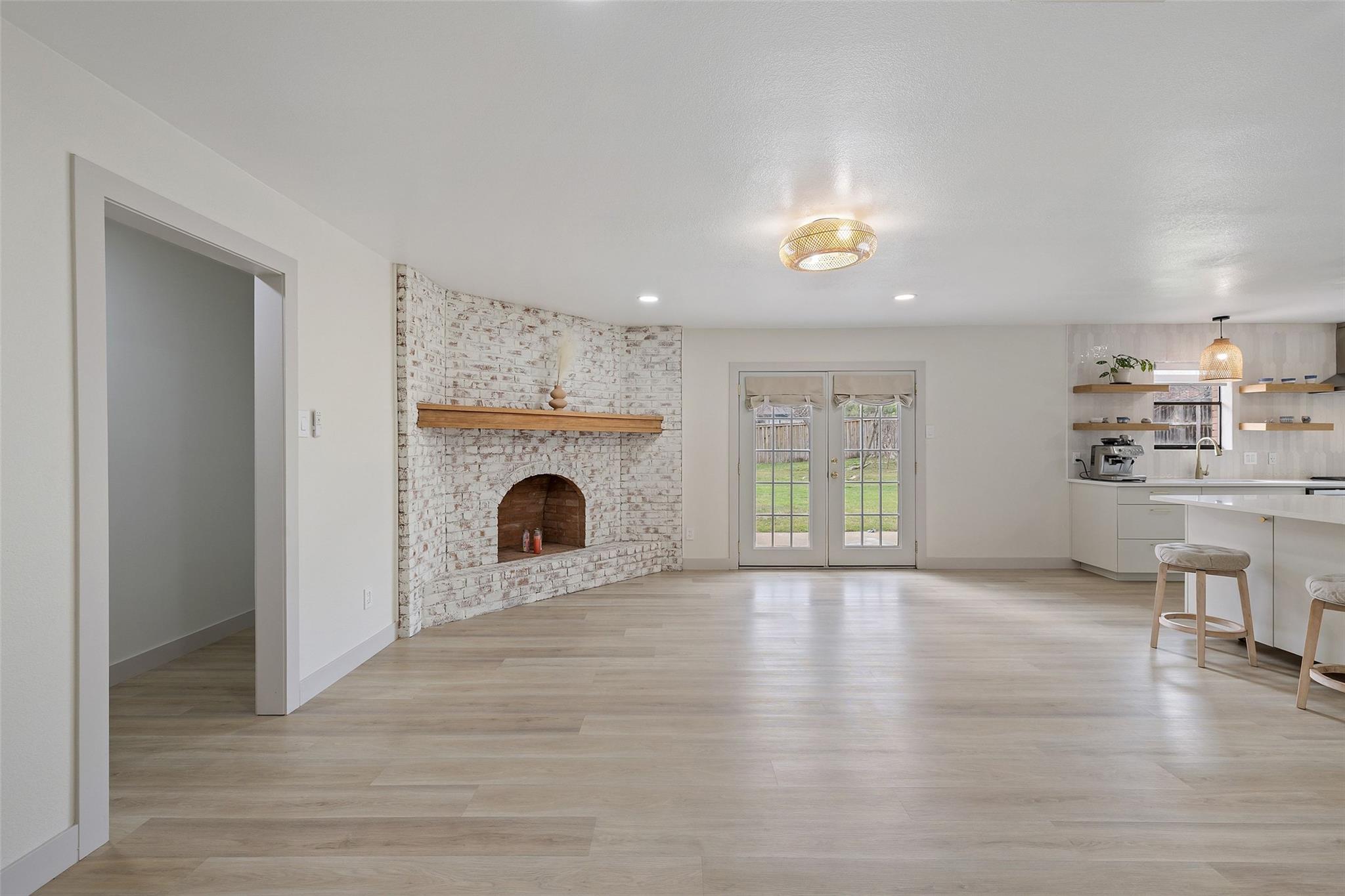 1001 E Applegate Dr, Austin, TX 78753