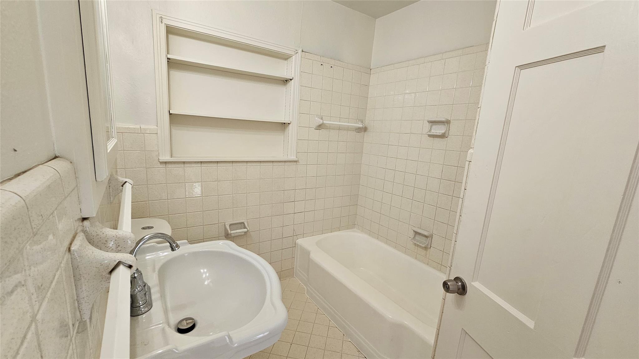 420 Stonewall St, Kerrville, TX 78028