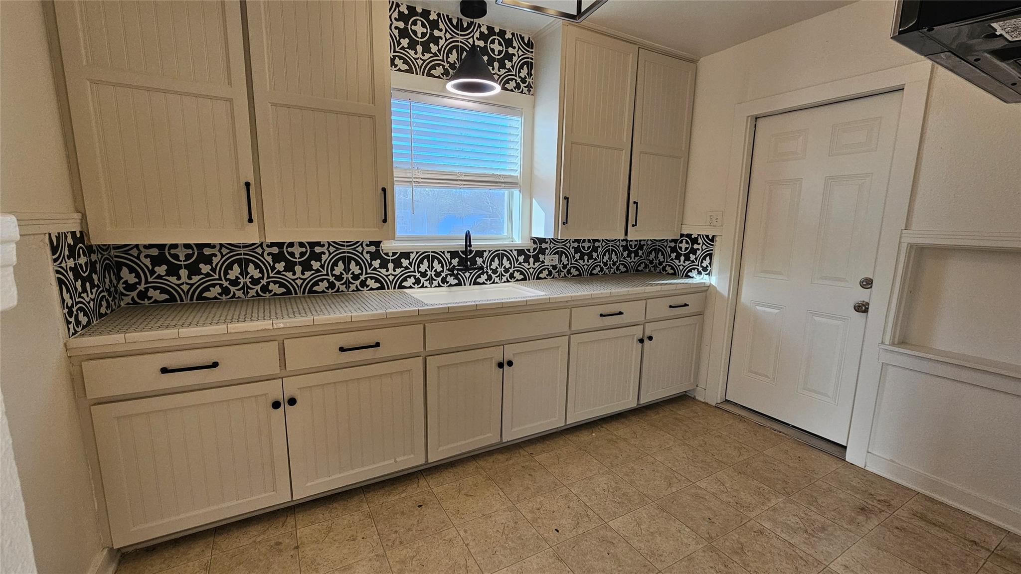 420 Stonewall St, Kerrville, TX 78028