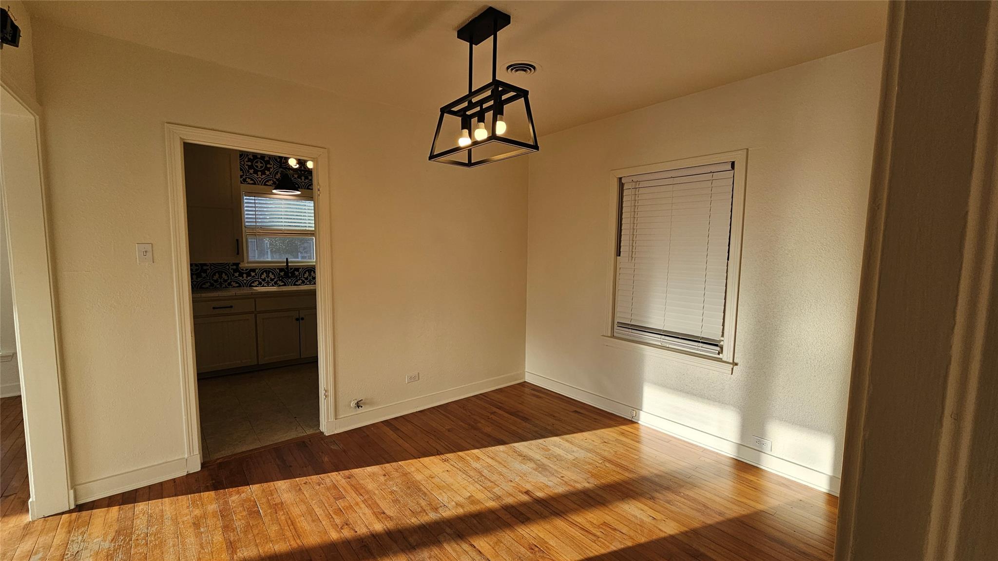 420 Stonewall St, Kerrville, TX 78028