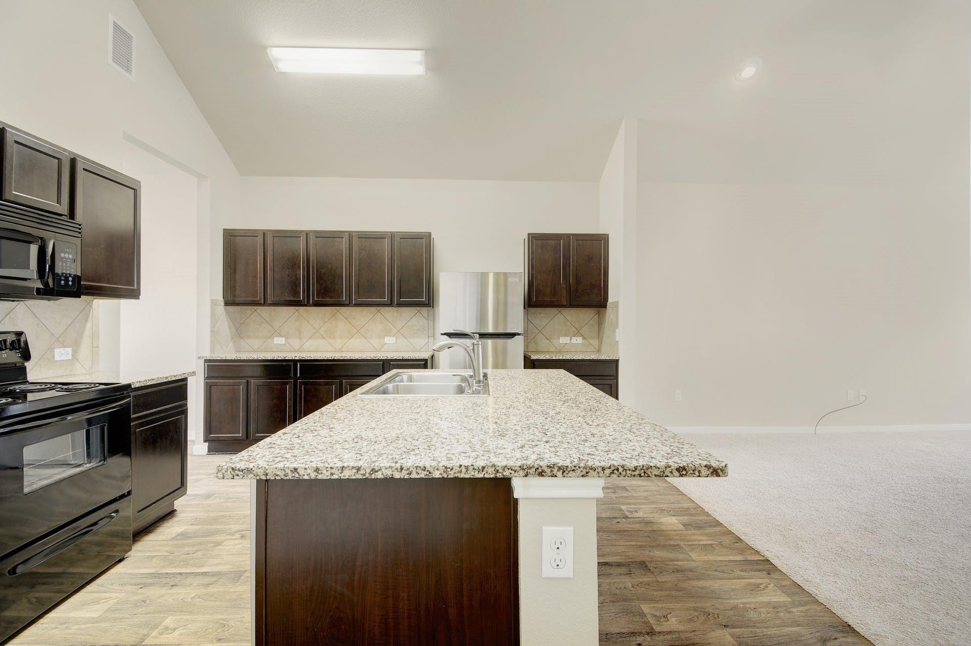 421 Pentire Way, Hutto, TX 78634