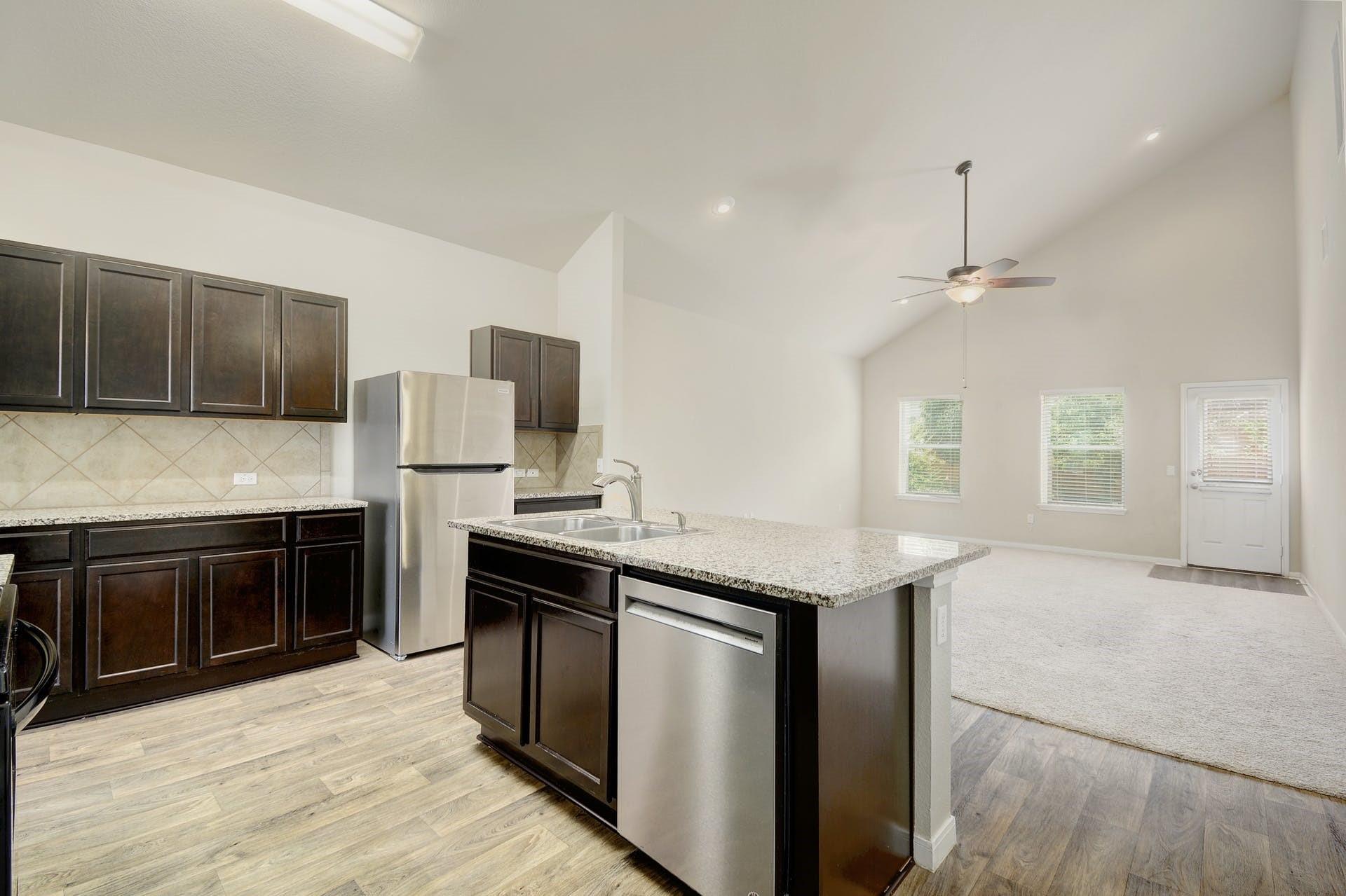 421 Pentire Way, Hutto, TX 78634