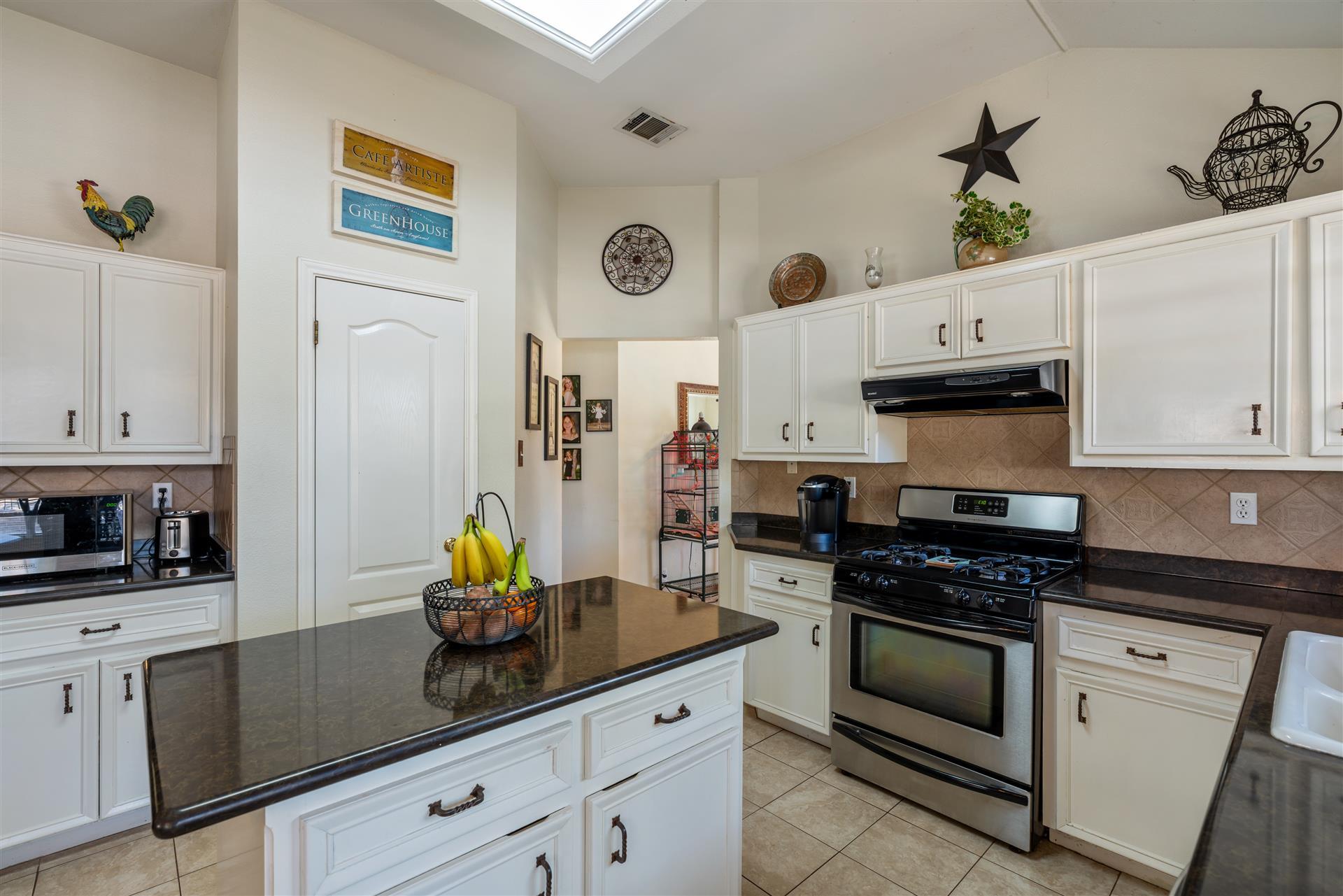 1211 Sugarberry Dr, Cedar Park, TX 78613